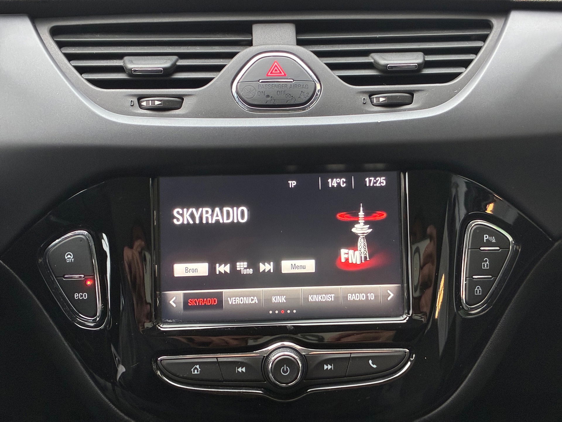 Opel Corsa 1.4 Favourite (2018), foto 15