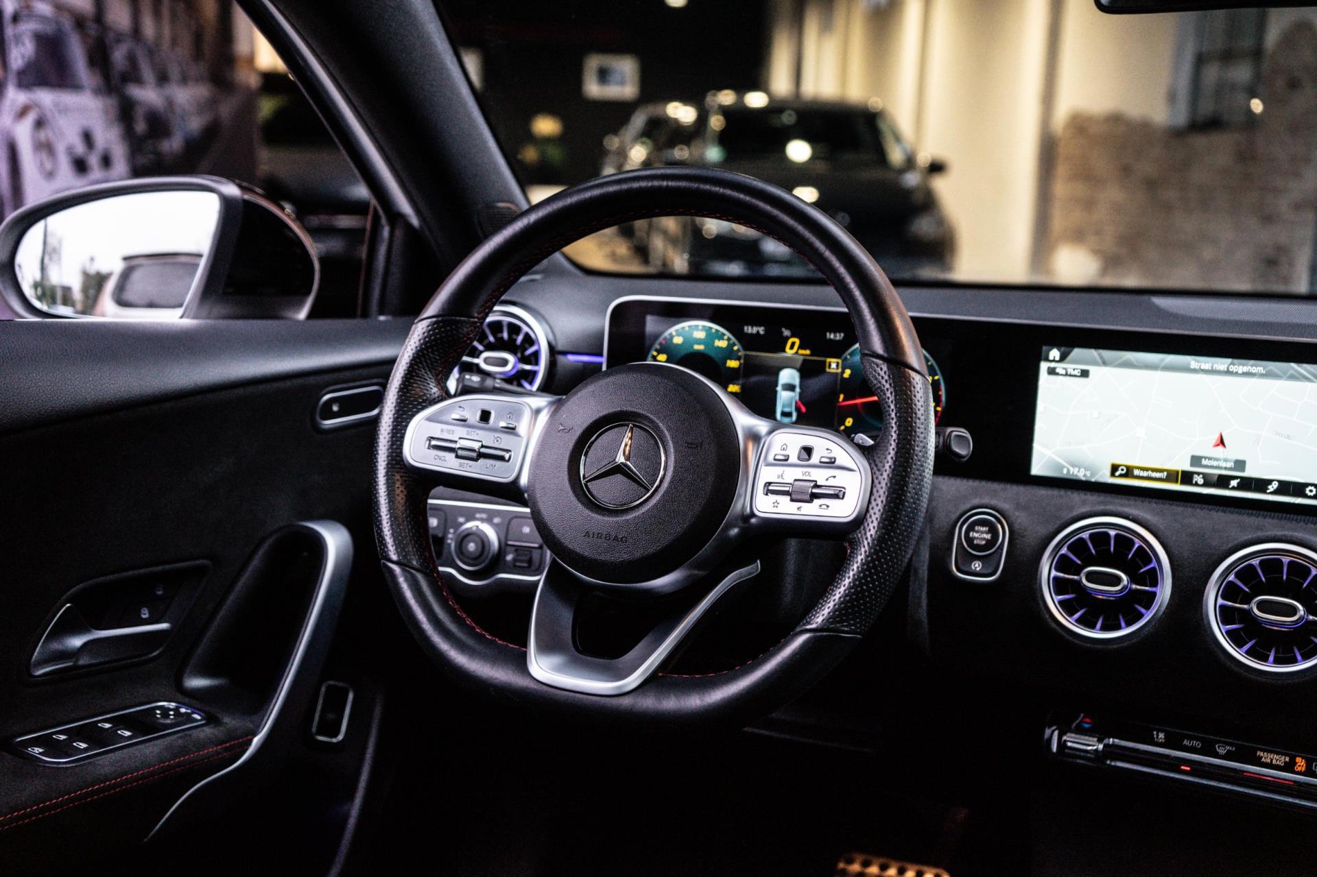 Mercedes-Benz A-klasse 200 AMG Line (2019), foto 13