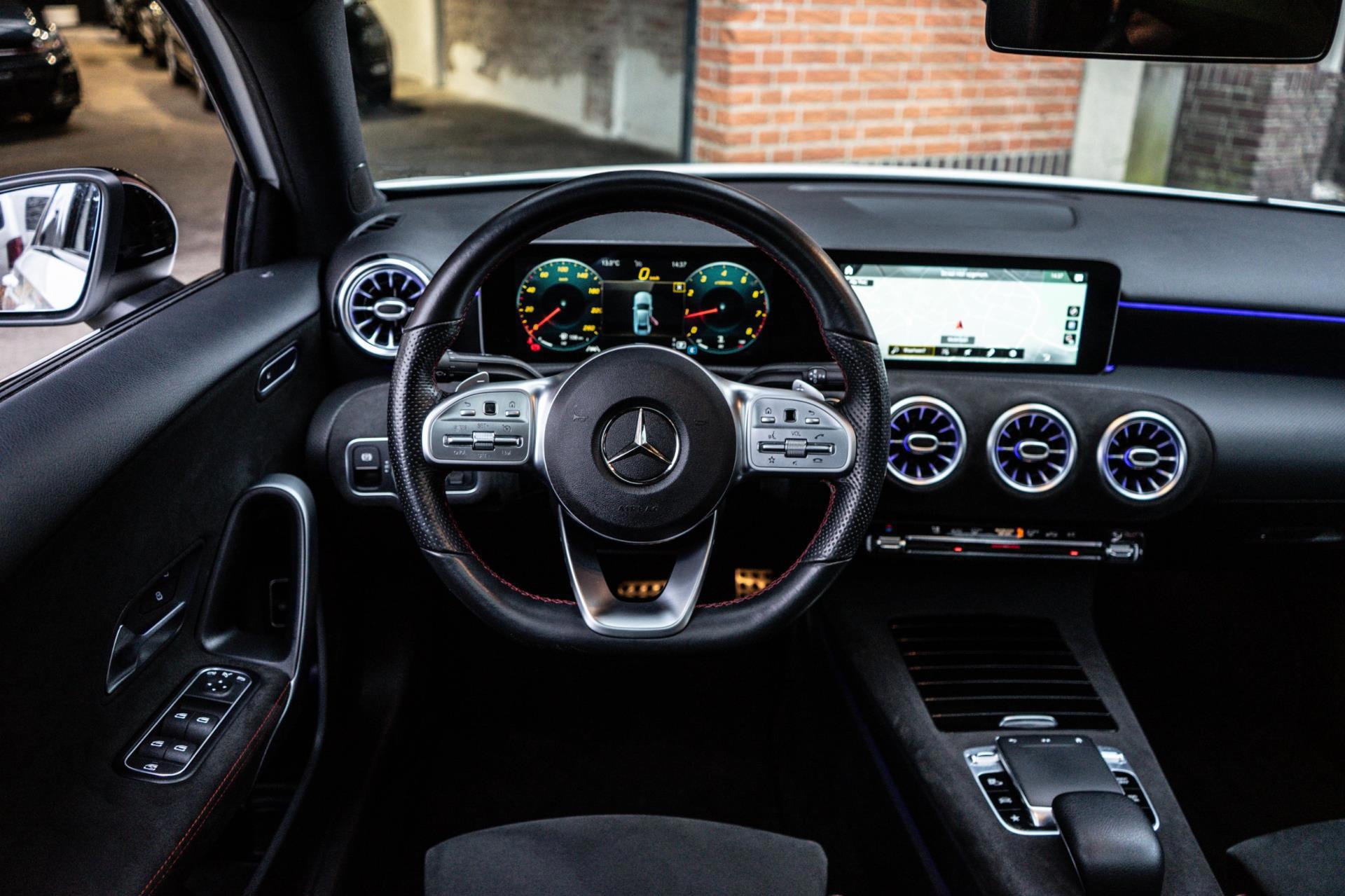 Mercedes-Benz A-klasse 200 AMG Line (2019), foto 14