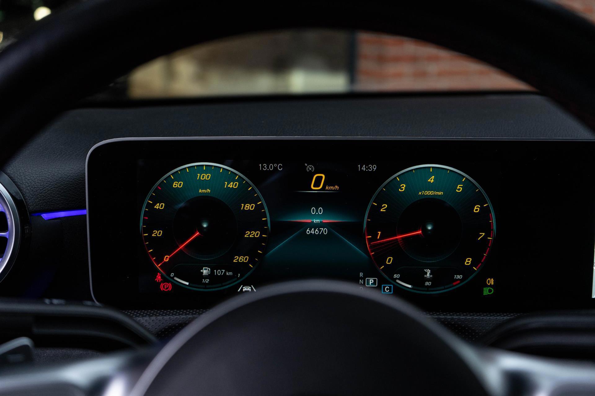 Mercedes-Benz A-klasse 200 AMG Line (2019), foto 17