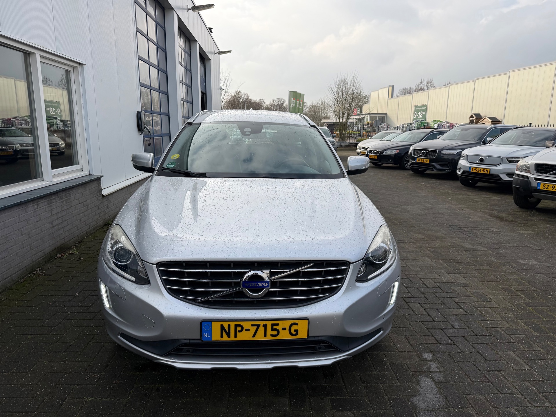 Volvo XC60 2.0 D4 FWD SUMMUM (2017), foto 3