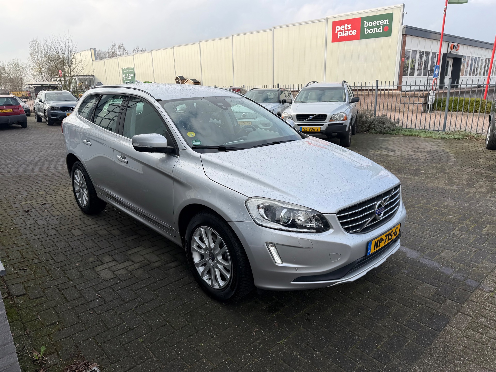 Volvo XC60 2.0 D4 FWD SUMMUM (2017), foto 4