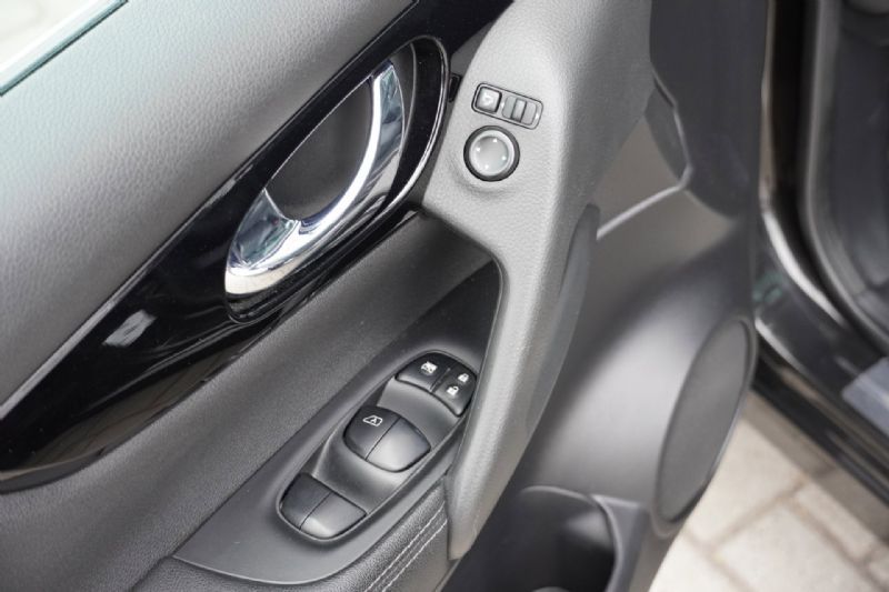 Nissan Qashqai 1.5 dCi Tekna 360cam (2017), foto 13
