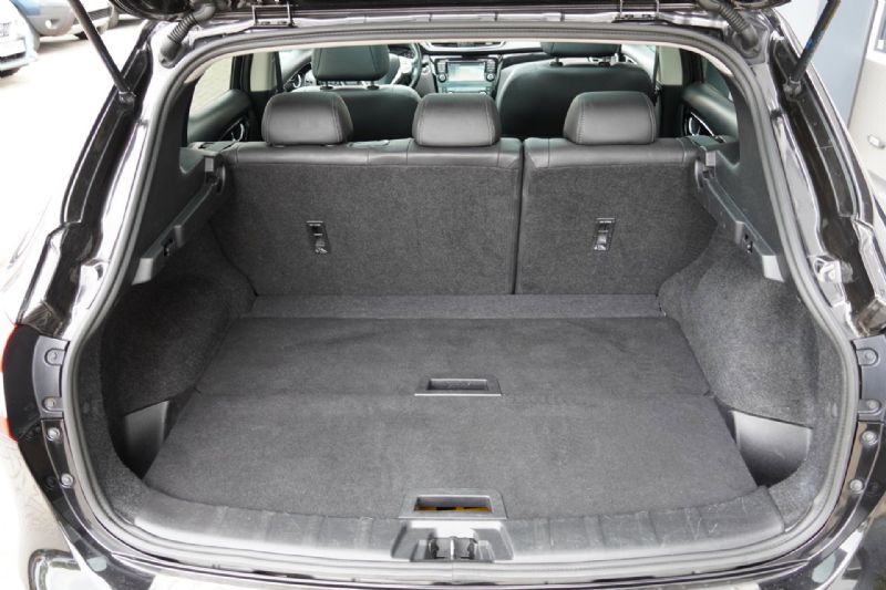 Nissan Qashqai 1.5 dCi Tekna 360cam (2017), foto 27