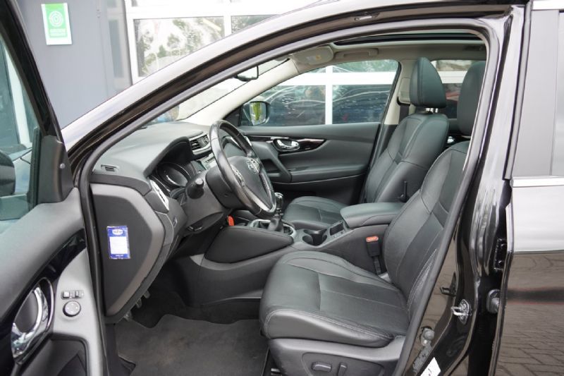 Nissan Qashqai 1.5 dCi Tekna 360cam (2017), foto 9