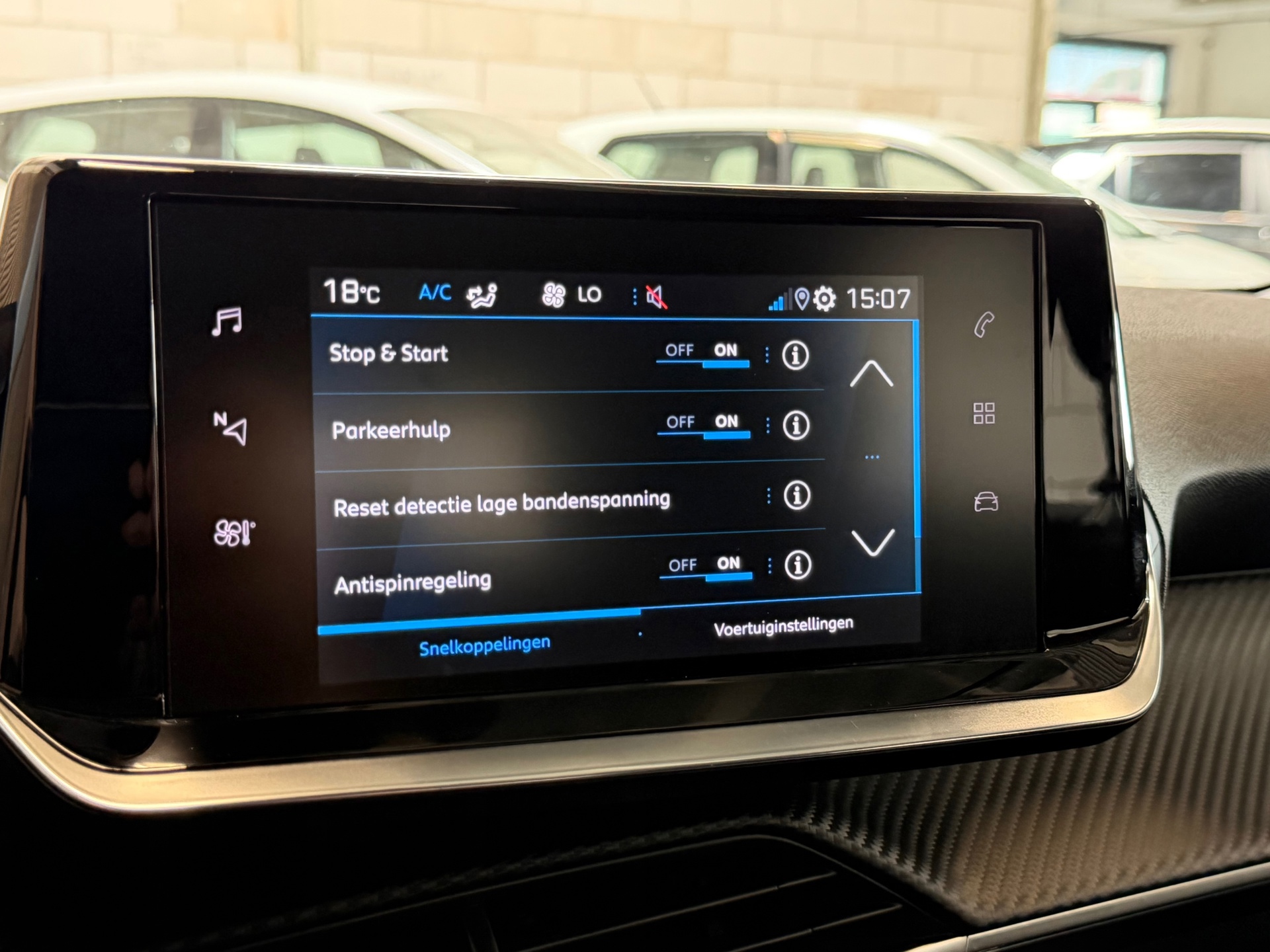 Peugeot 2008 1.2 PureTech Active Pack (2023), foto 17