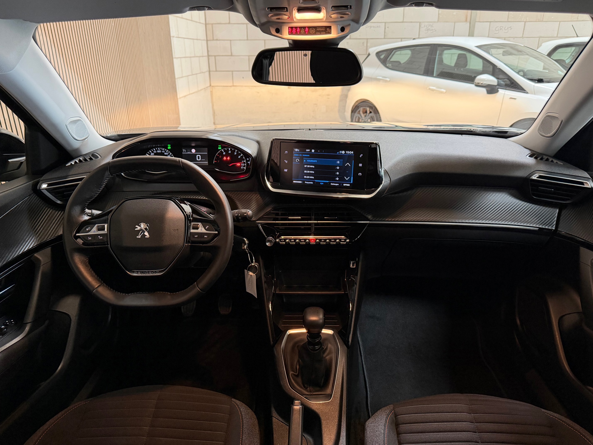 Peugeot 2008 1.2 PureTech Active Pack (2023), foto 10