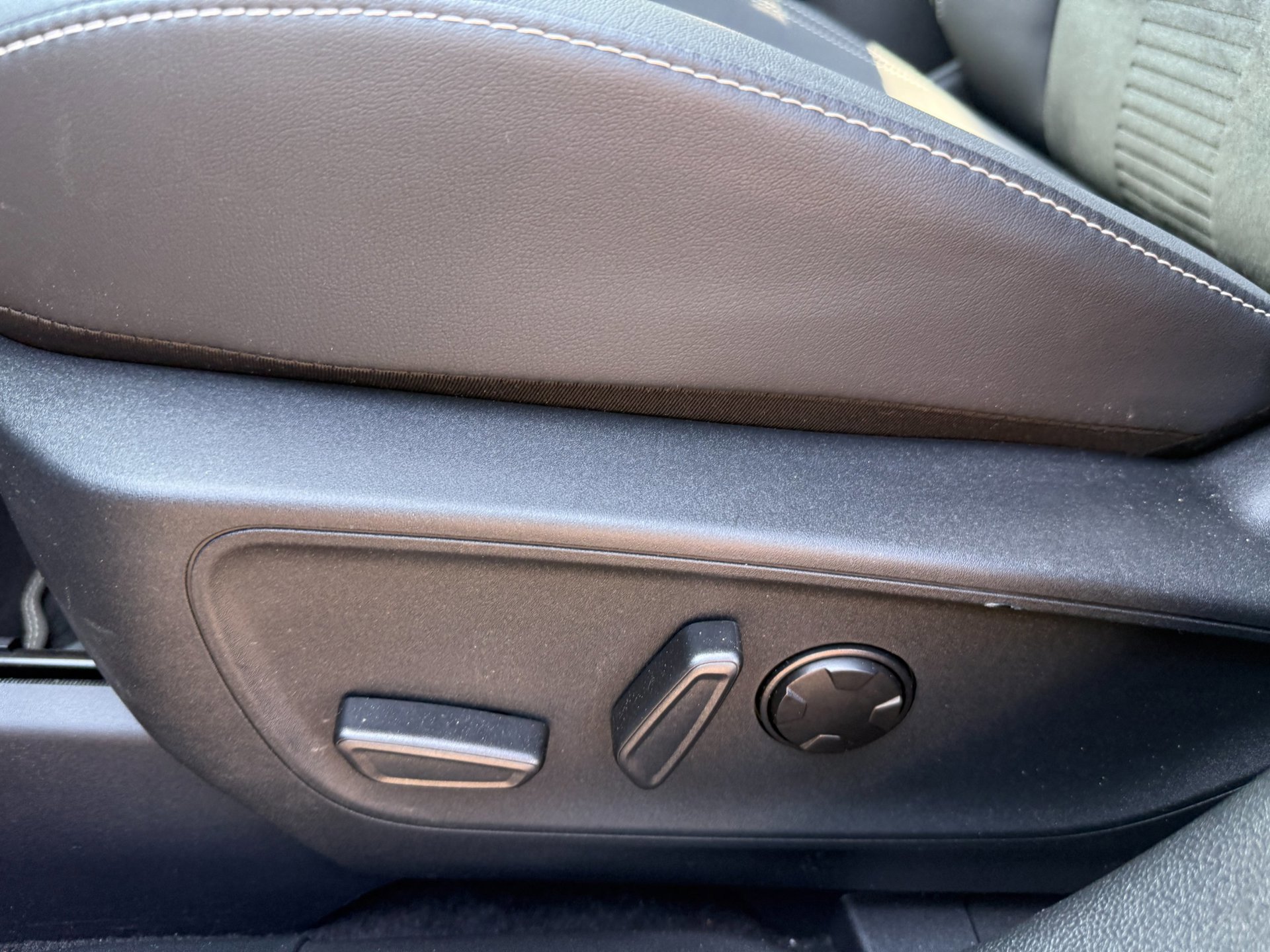 Ford Kuga 2.5 PHEV Active X (2025), foto 16
