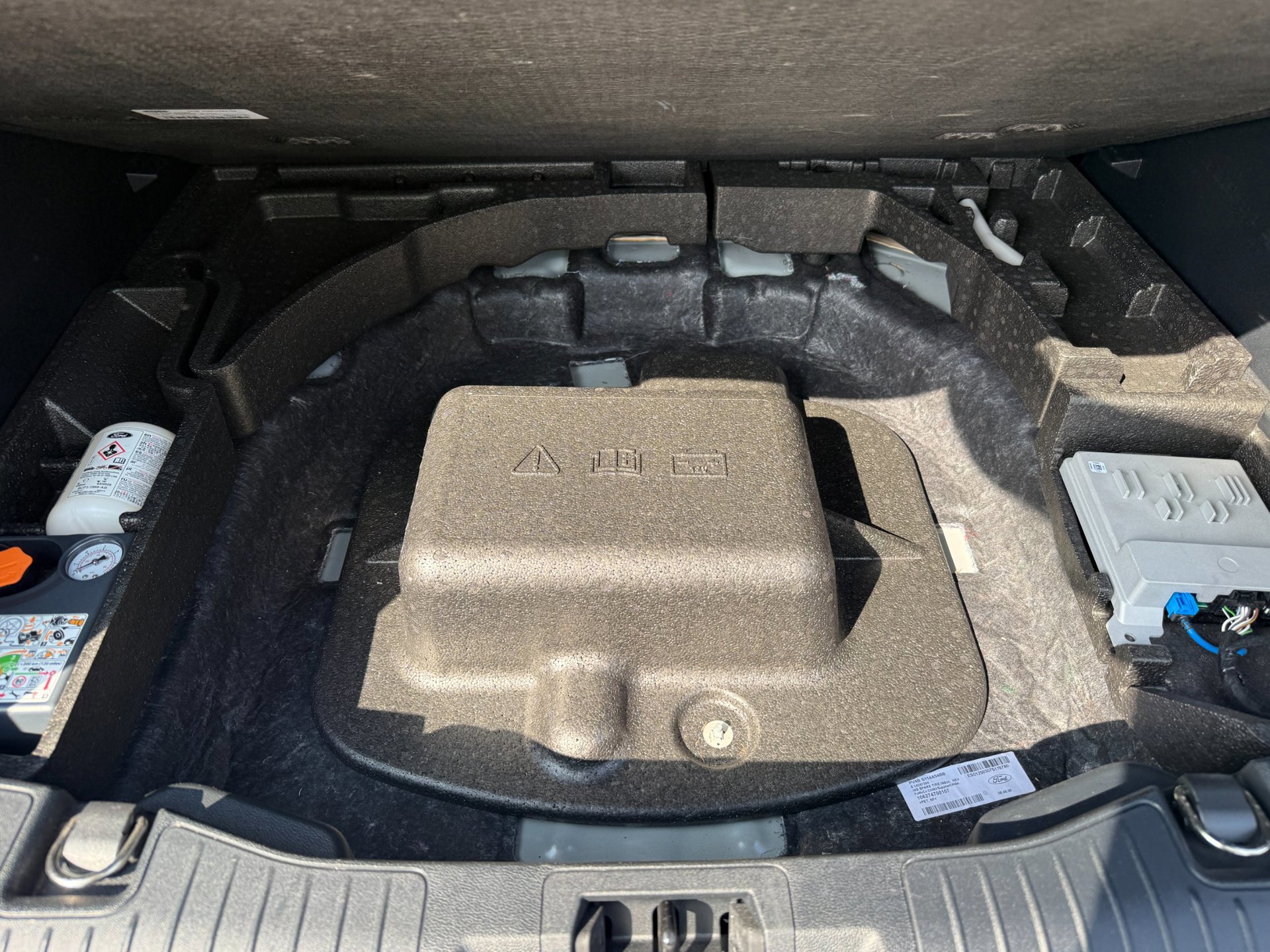 Ford Kuga 2.5 PHEV Active X (2025), foto 34