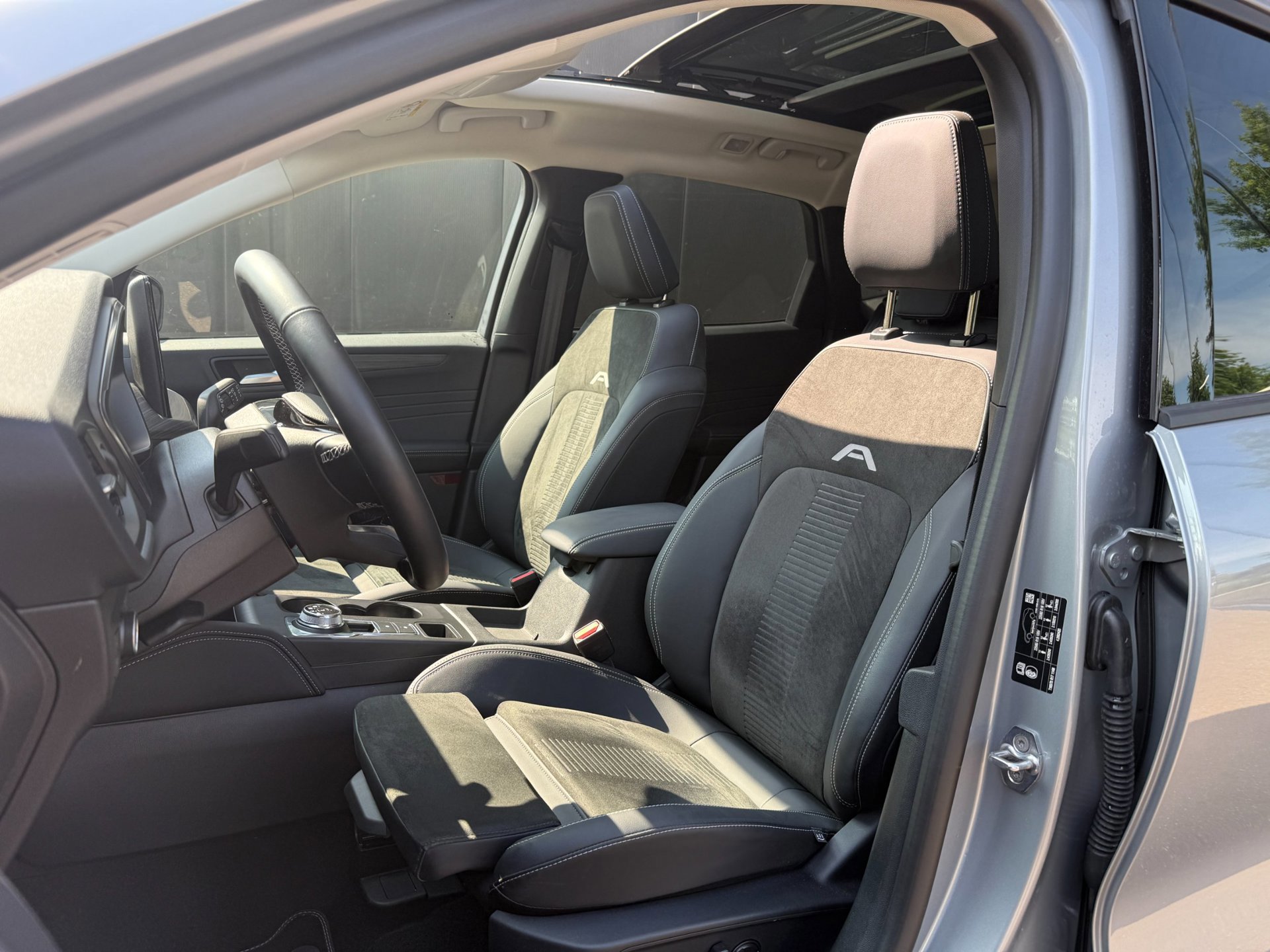 Ford Kuga 2.5 PHEV Active X (2025), foto 9