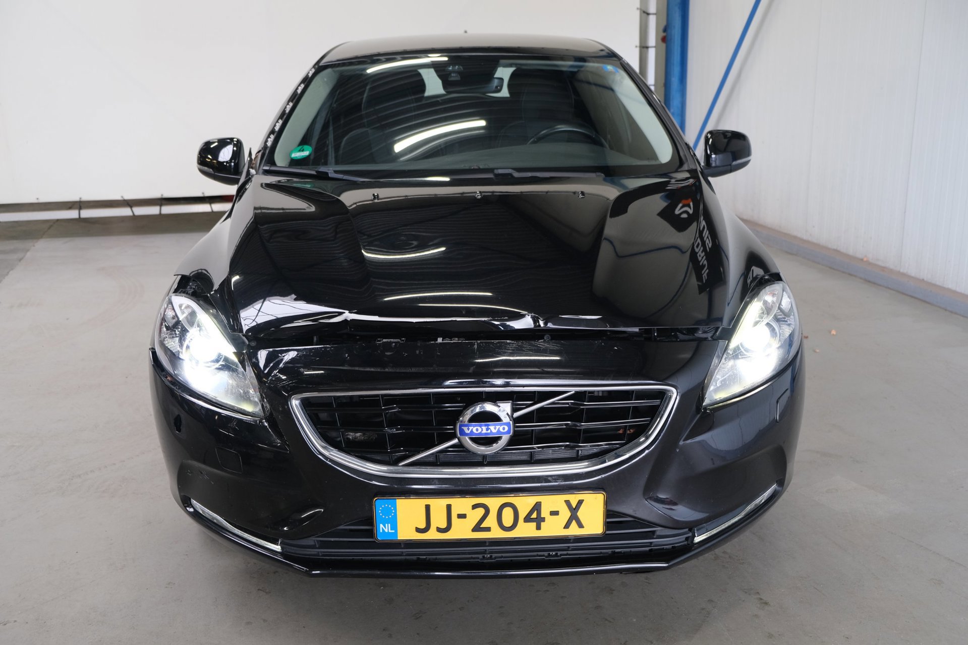 Volvo V40 2.0 T3 Nordic (2016), foto 3