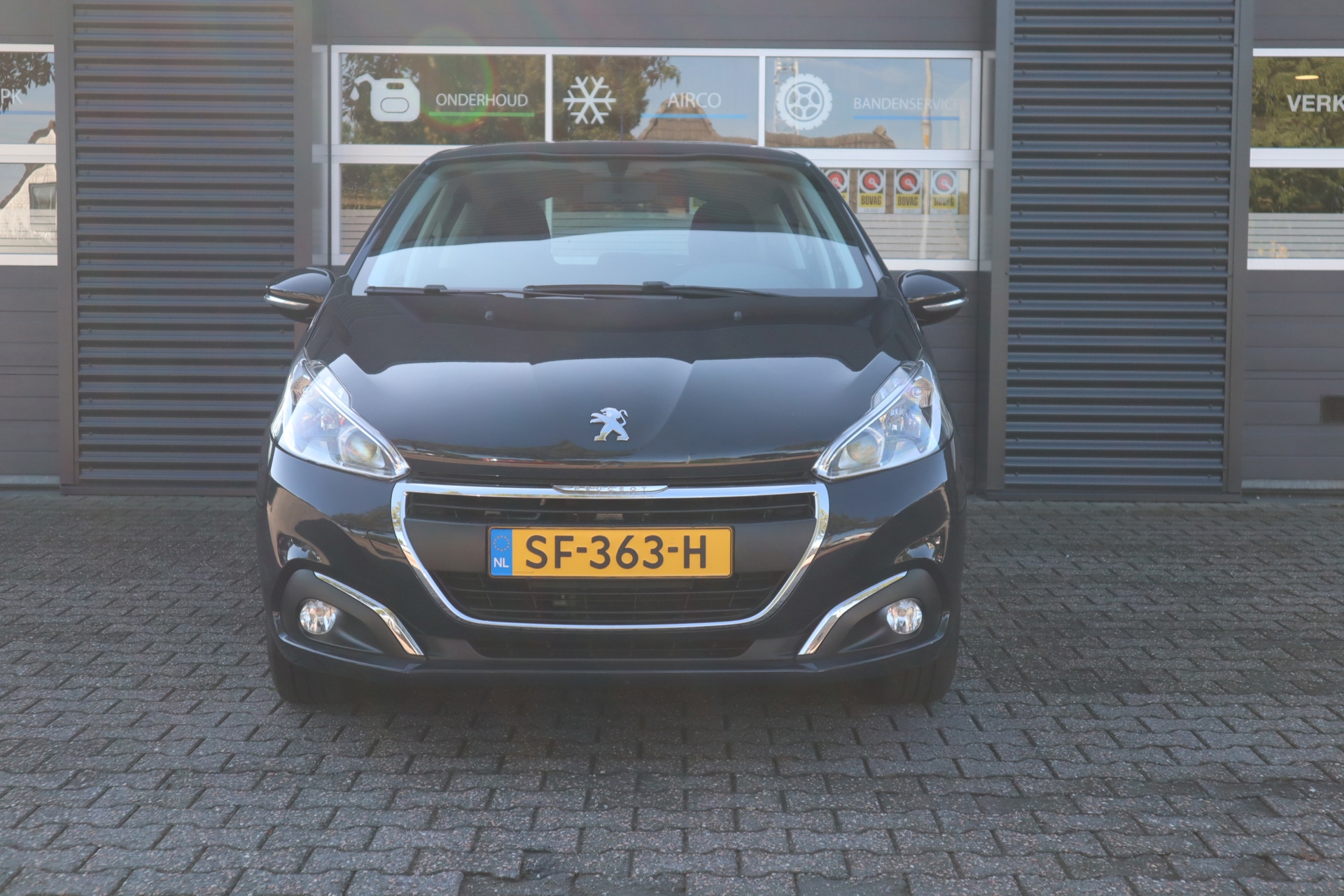 Peugeot 208 1.2 PureTech Blue Lease (2018), foto 2