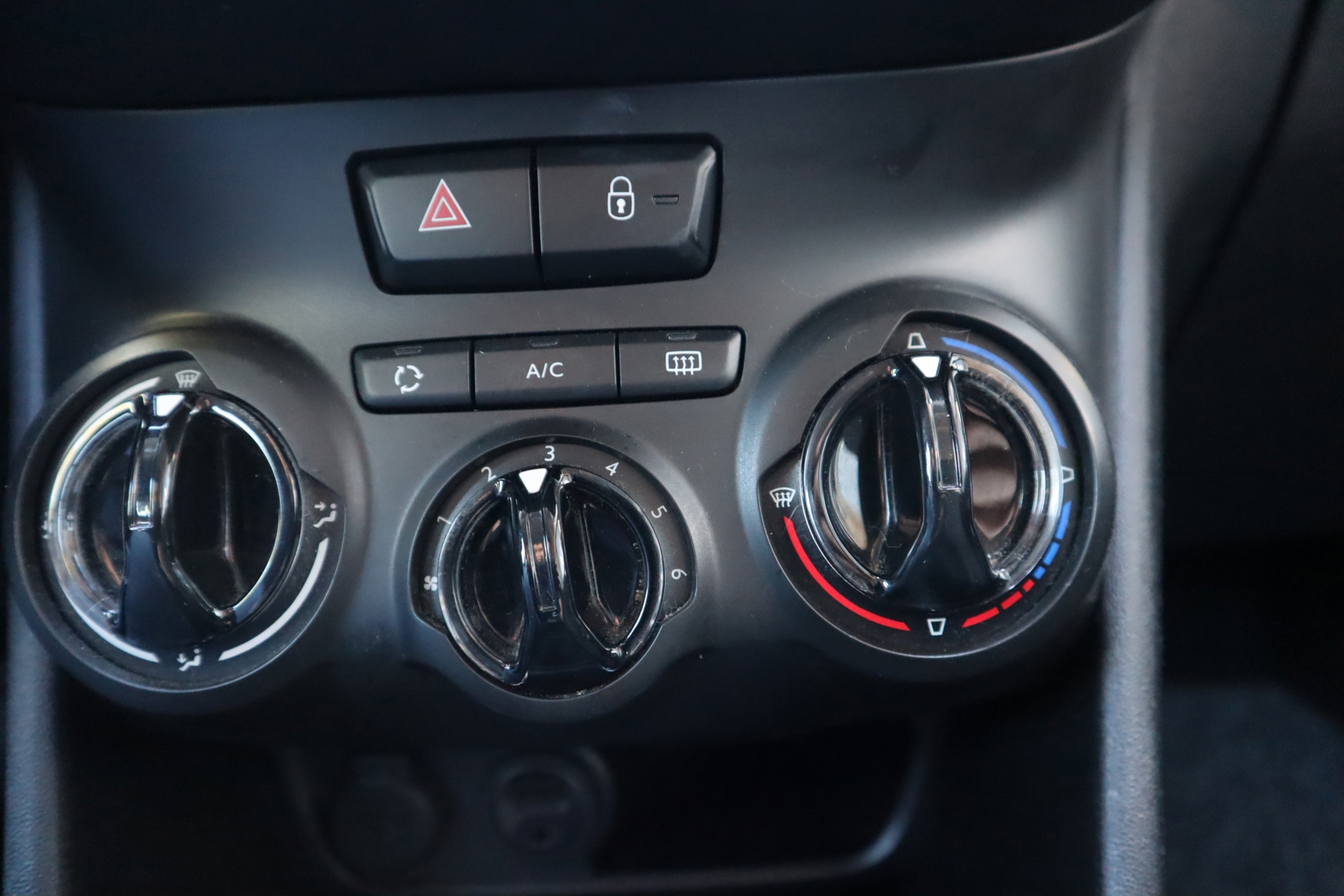 Peugeot 208 1.2 PureTech Blue Lease (2018), foto 15