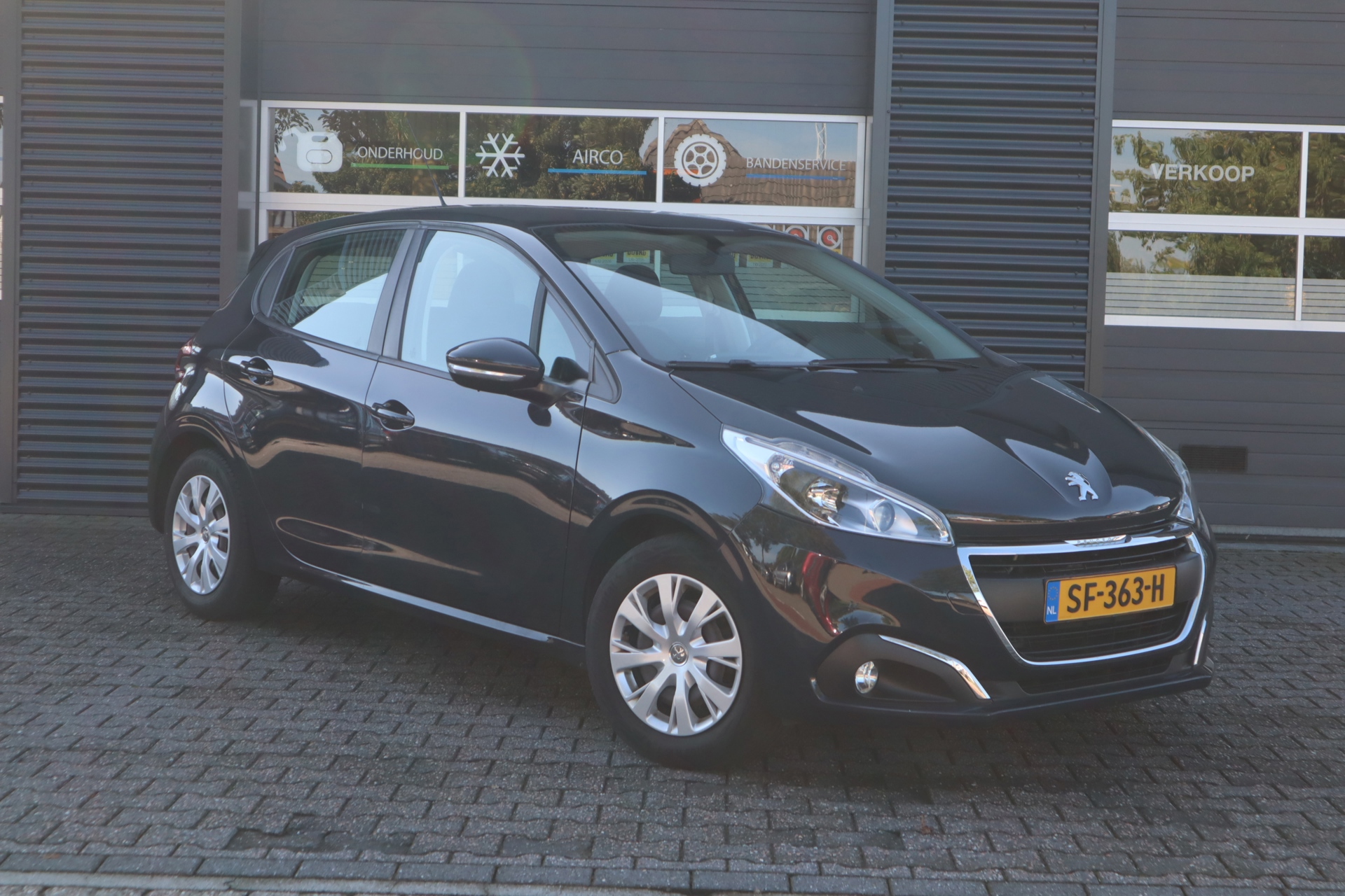 Peugeot 208 1.2 PureTech Blue Lease (2018), foto 3
