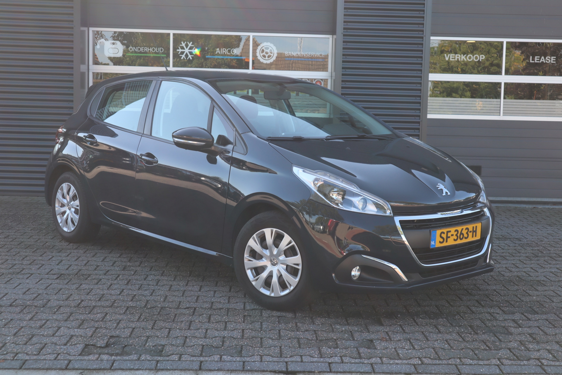Peugeot 208 1.2 PureTech Blue Lease (2018), foto 4