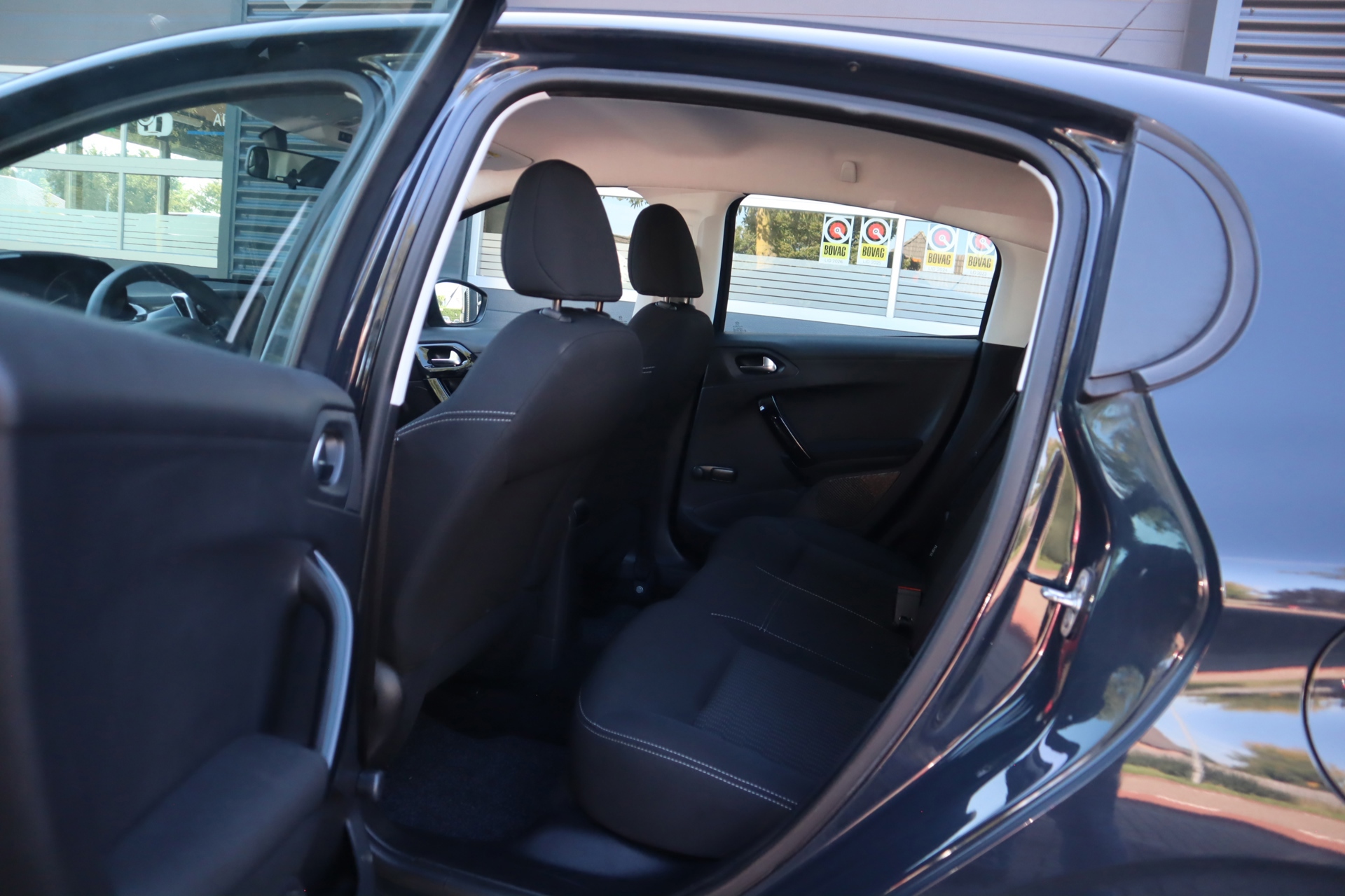 Peugeot 208 1.2 PureTech Blue Lease (2018), foto 10