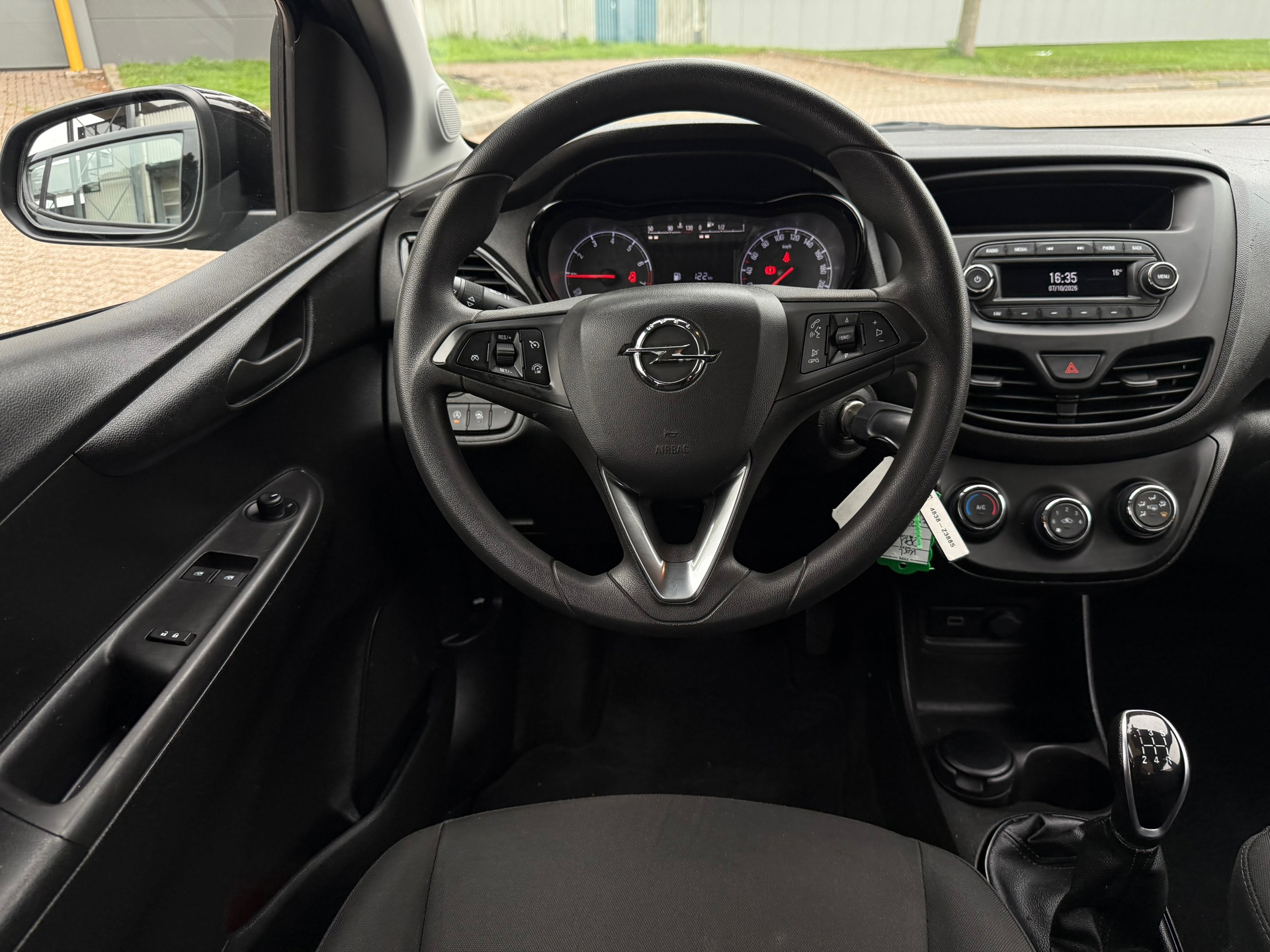 Opel Karl 1.0 ecoFLEX 120 Jaar Edition (2019), foto 11