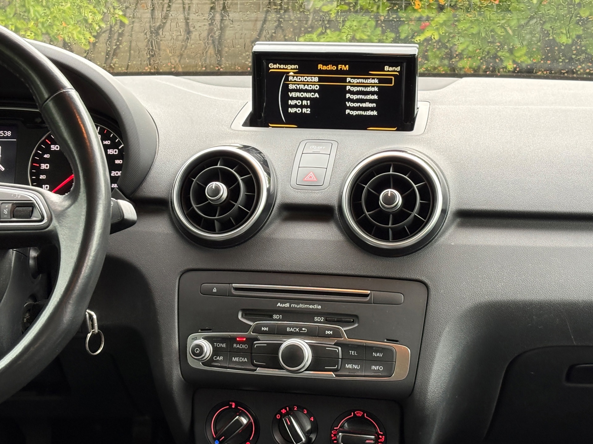 Audi A1 Sportback 1.4 TDI Sport S line Edition (2017), foto 16