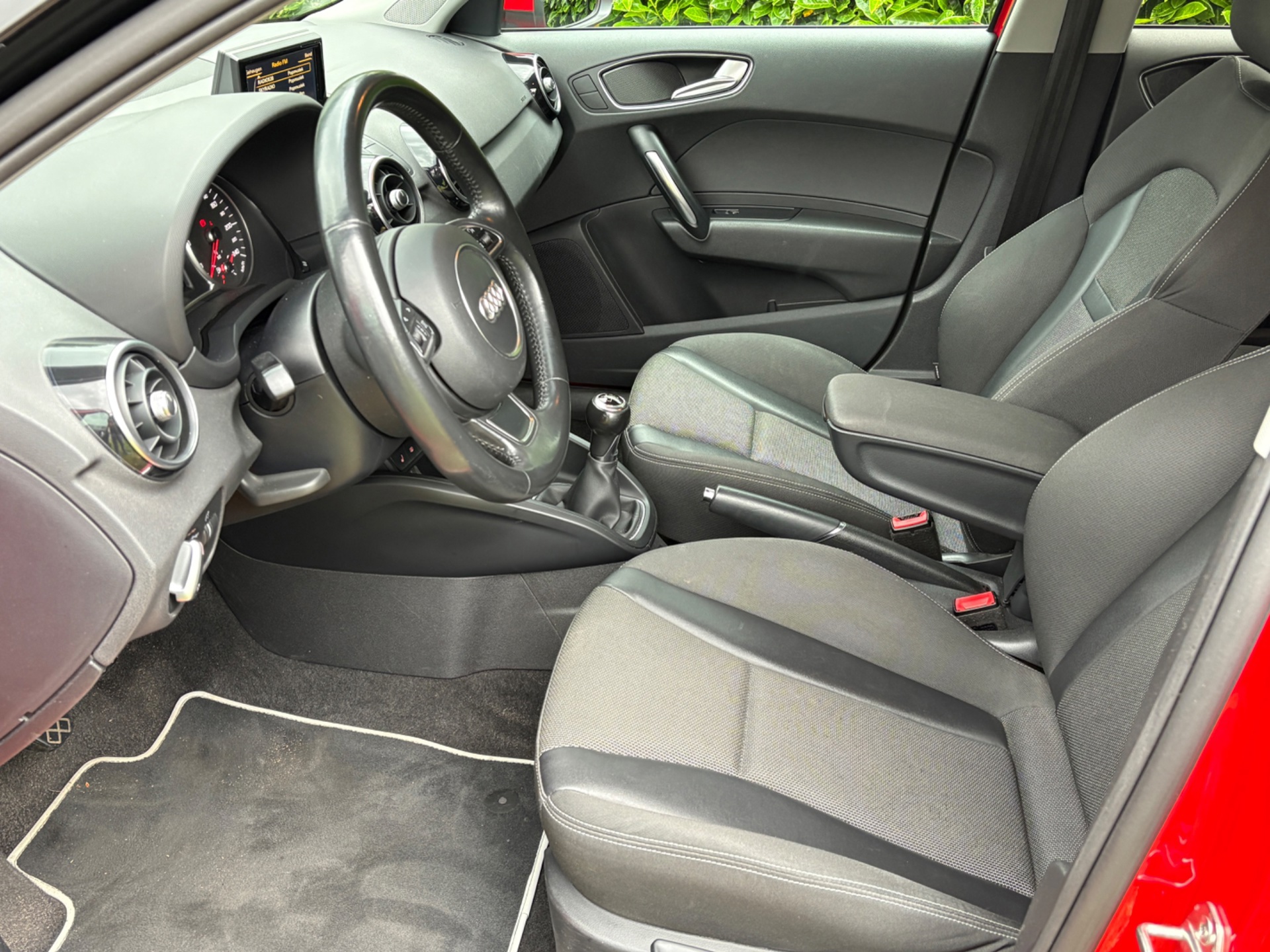Audi A1 Sportback 1.4 TDI Sport S line Edition (2017), foto 9