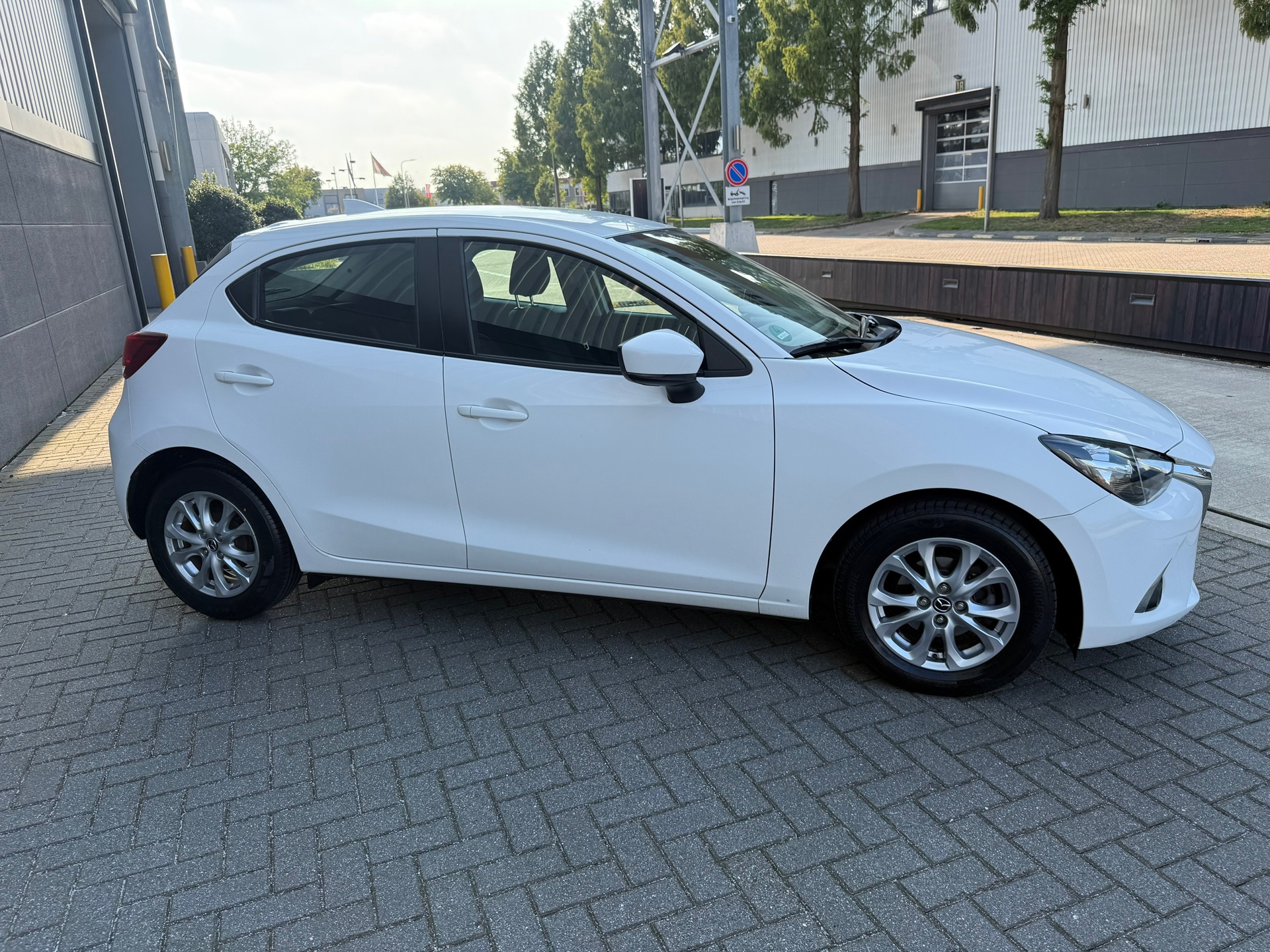 Mazda 2 1.5 Skyactiv-G Dynamic (2017), foto 4