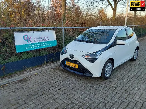 Toyota Aygo 1.0 VVT-i x-play (2021)