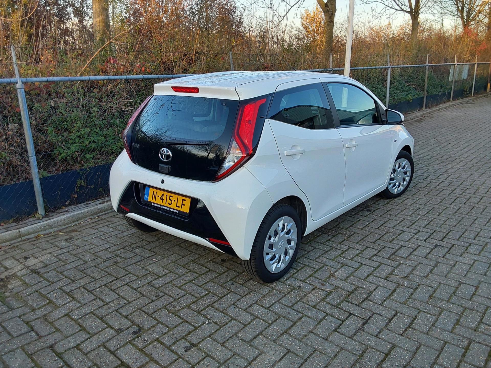 Toyota Aygo 1.0 VVT-i x-play (2021), foto 2