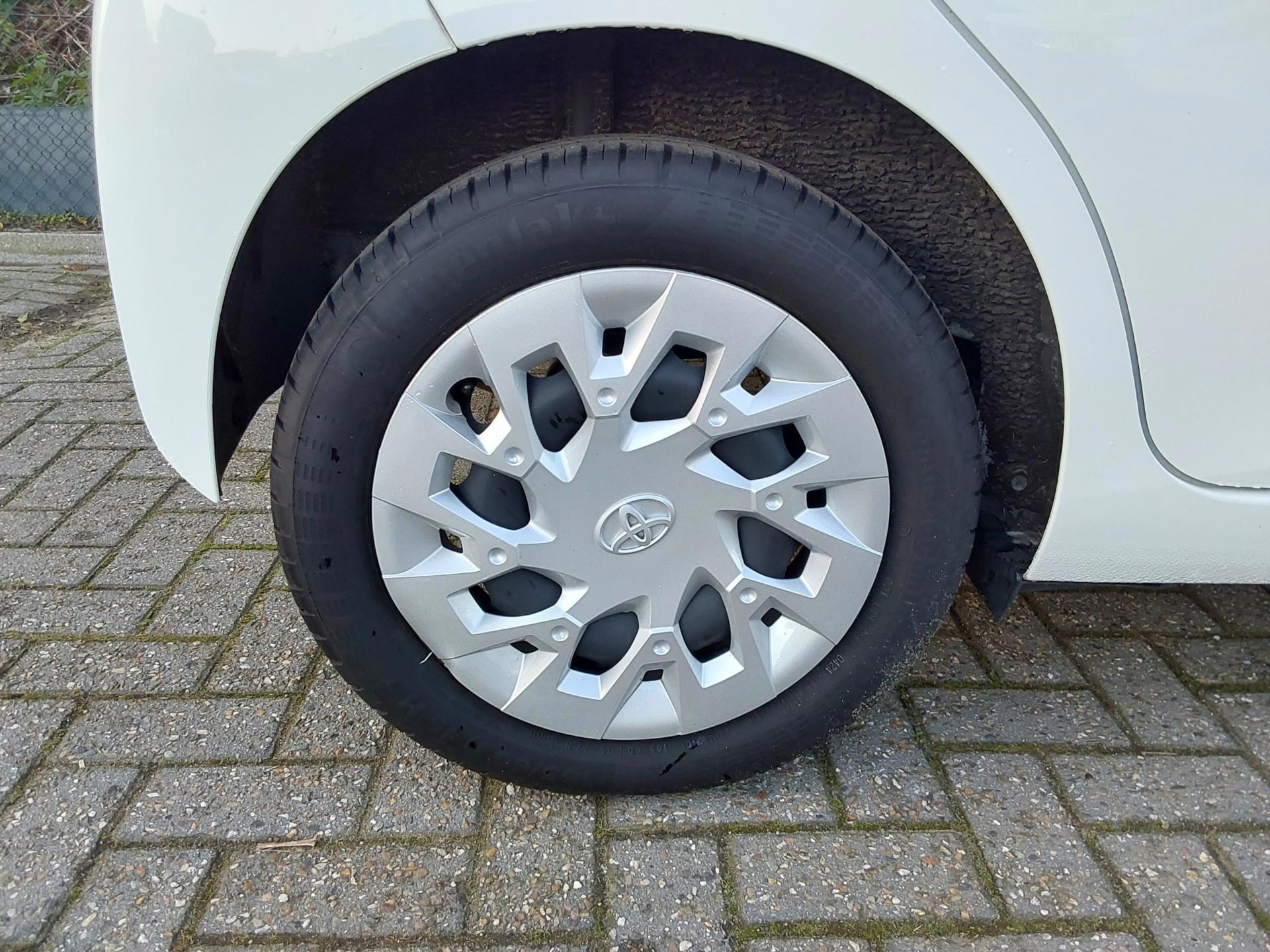 Toyota Aygo 1.0 VVT-i x-play (2021), foto 18