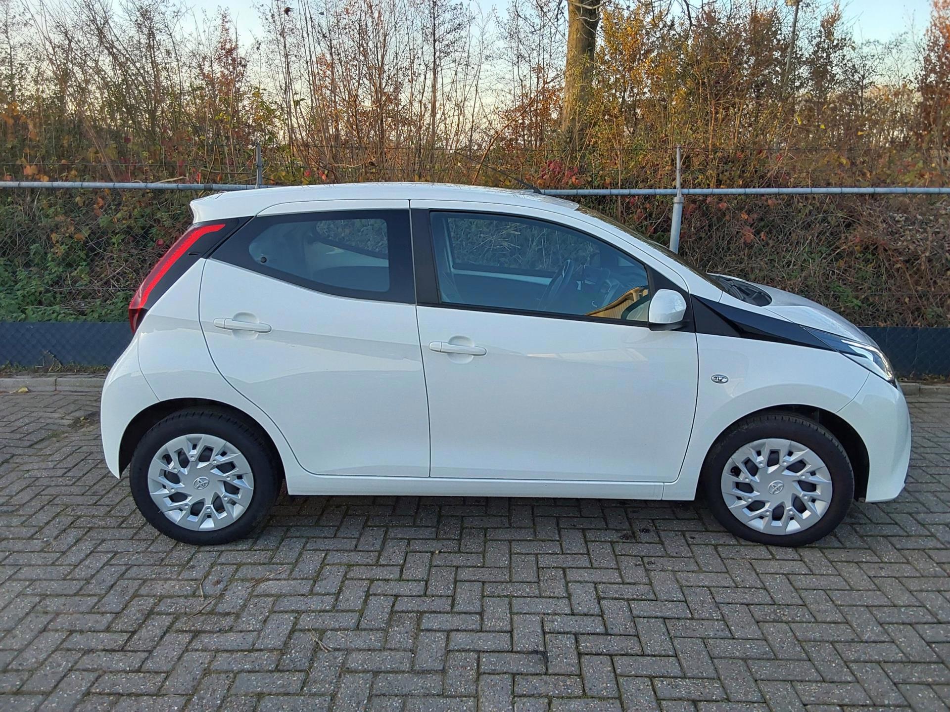 Toyota Aygo 1.0 VVT-i x-play (2021), foto 4