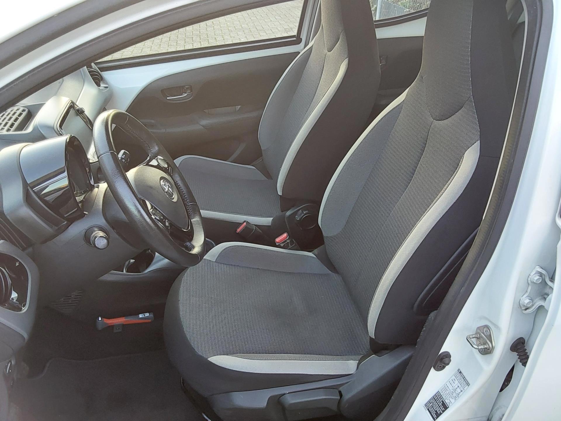 Toyota Aygo 1.0 VVT-i x-play (2021), foto 7