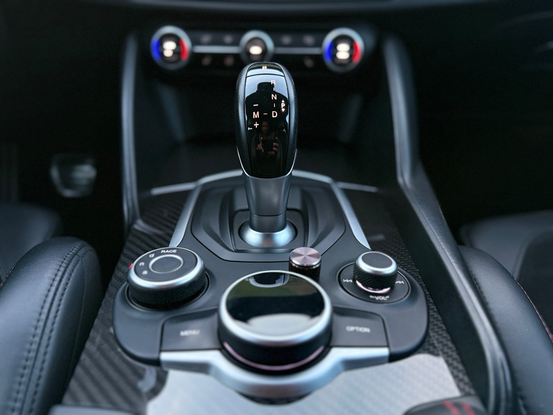 Alfa Romeo Giulia 2.9 V6 Quadrifoglio (2018), foto 7