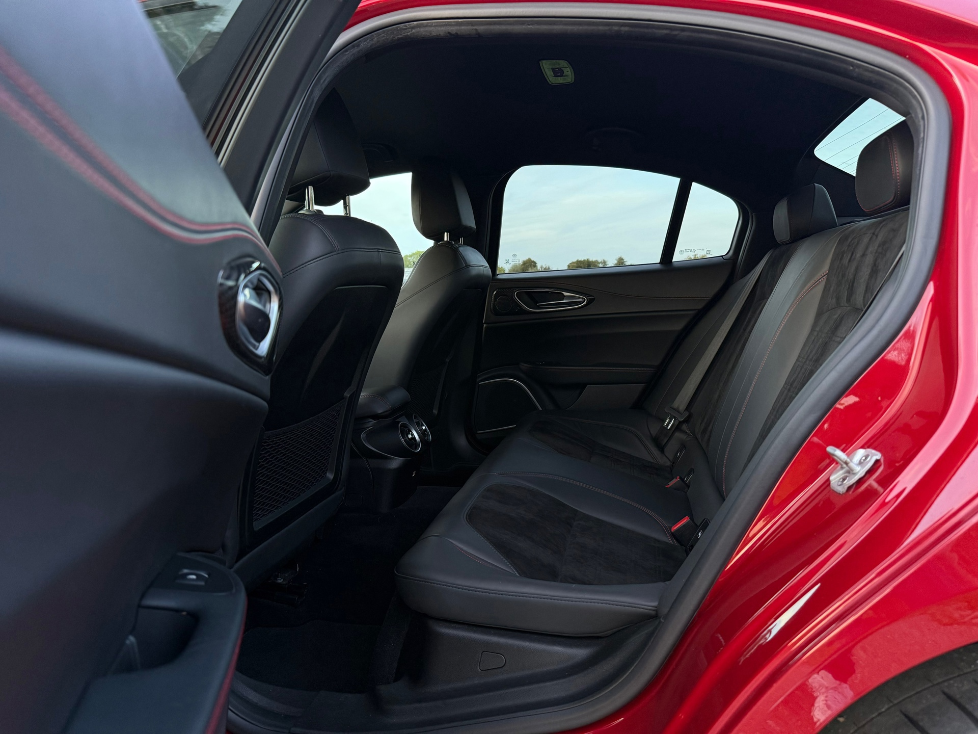 Alfa Romeo Giulia 2.9 V6 Quadrifoglio (2018), foto 8
