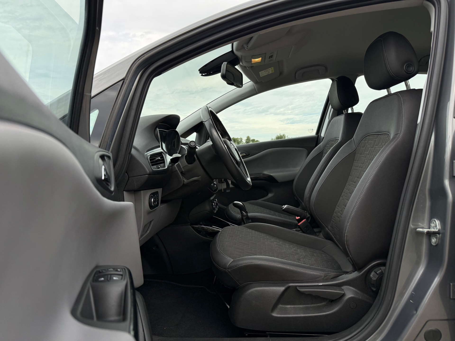 Opel Corsa 1.4 Innovation (2016), foto 6