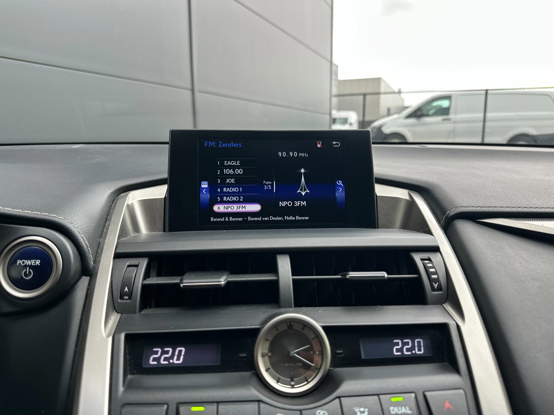Lexus NX 300h AWD Luxury Line (2017), foto 21