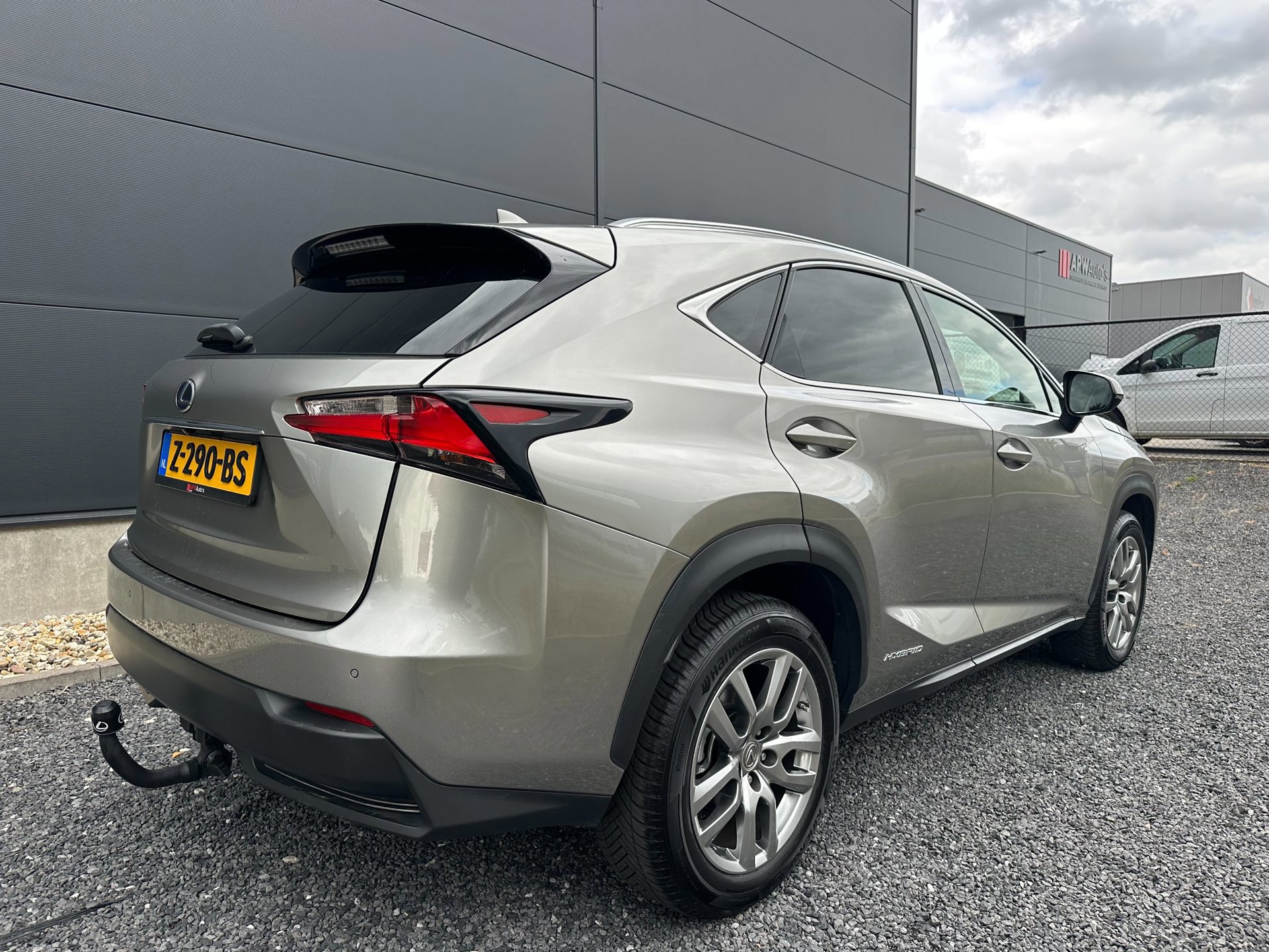 Lexus NX 300h AWD Luxury Line (2017), foto 6