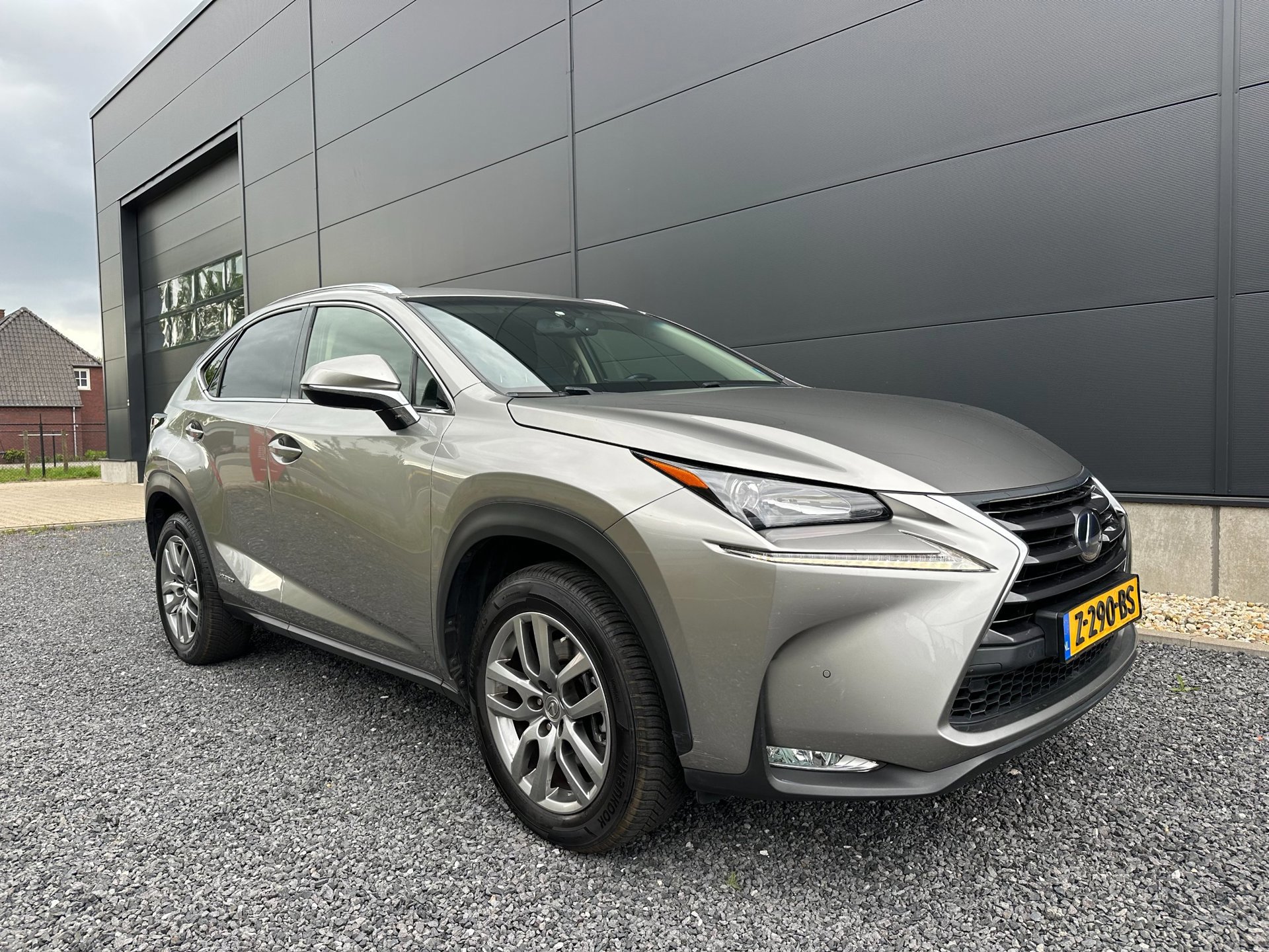 Lexus NX 300h AWD Luxury Line (2017), foto 8