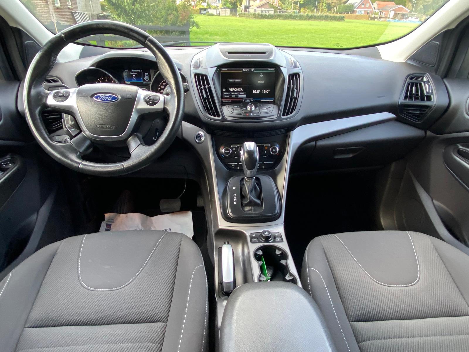 Ford Kuga 1.5 Titanium Styling Pack 4WD (2016), foto 2