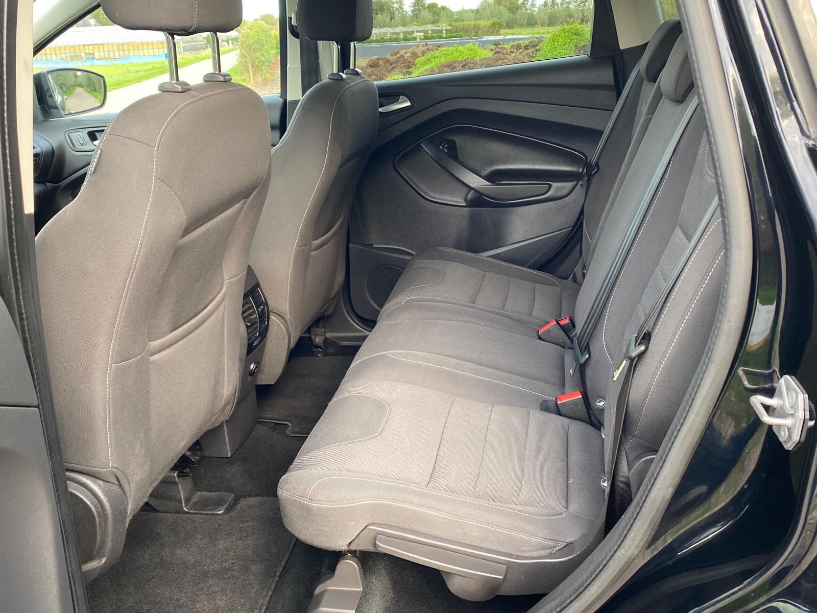 Ford Kuga 1.5 Titanium Styling Pack 4WD (2016), foto 13
