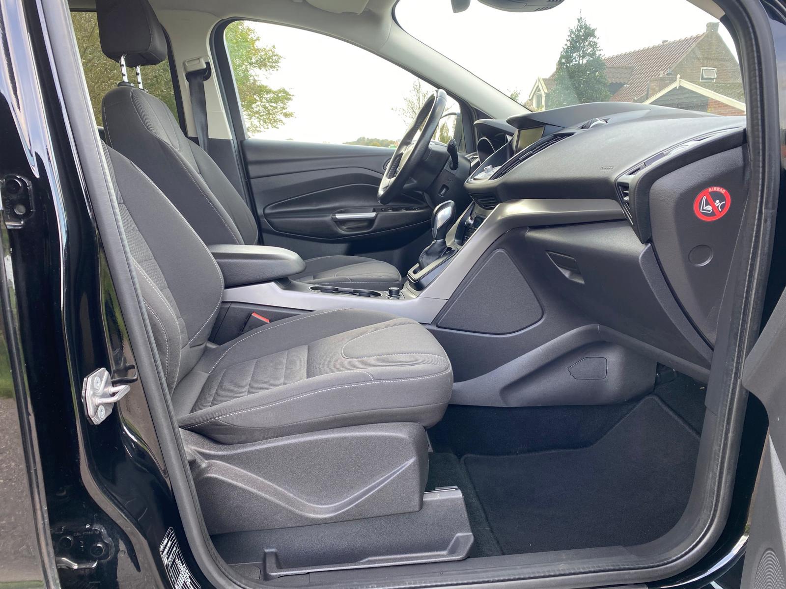 Ford Kuga 1.5 Titanium Styling Pack 4WD (2016), foto 22
