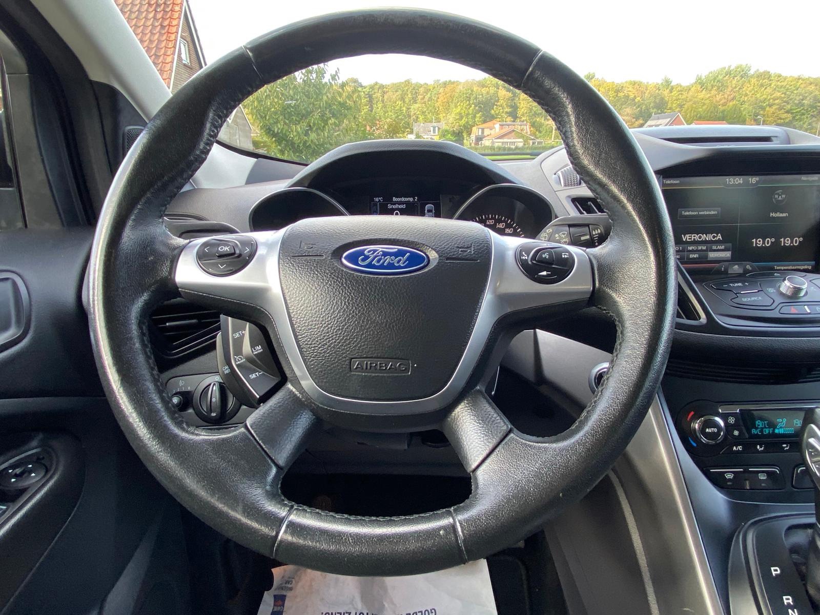 Ford Kuga 1.5 Titanium Styling Pack 4WD (2016), foto 4