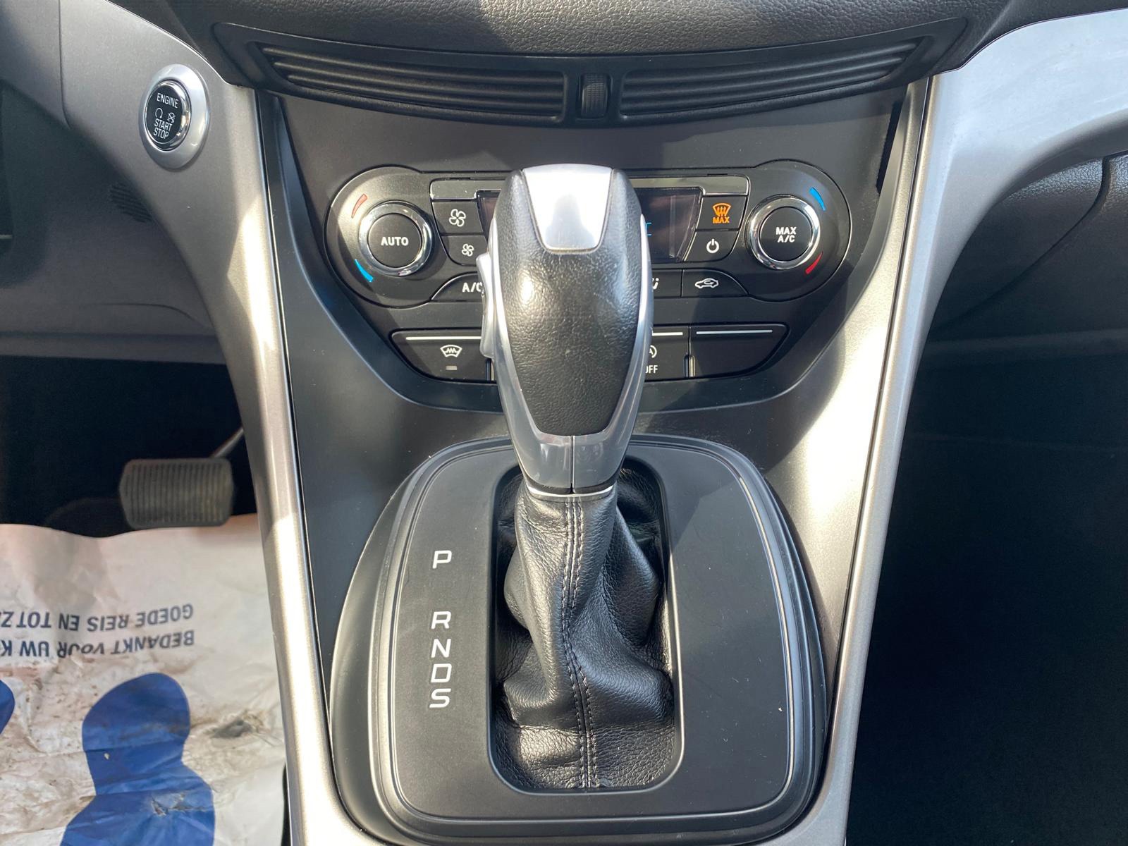 Ford Kuga 1.5 Titanium Styling Pack 4WD (2016), foto 8