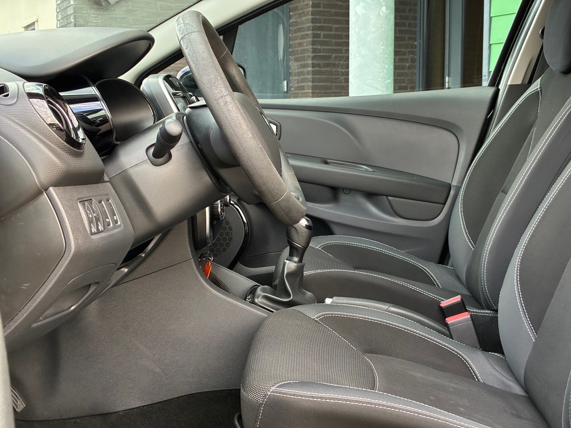 Renault Clio 0.9 TCe Limited (2017), foto 13