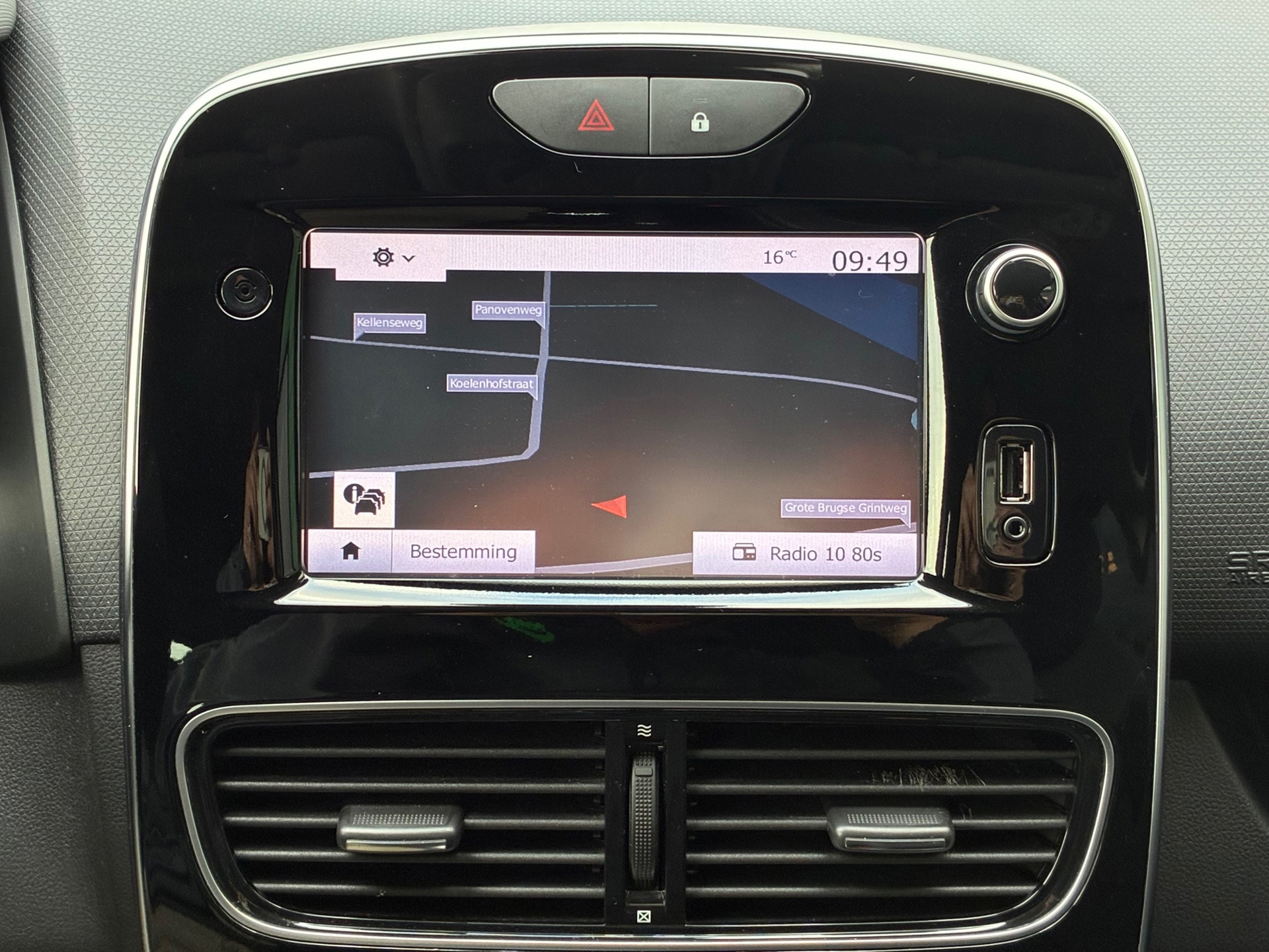 Renault Clio 0.9 TCe Limited (2017), foto 17