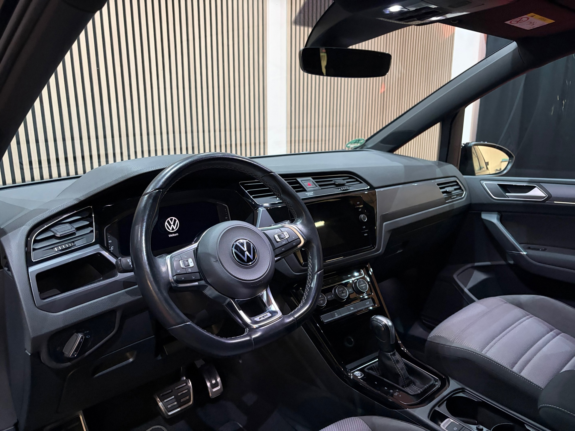 Volkswagen Touran 1.5 TSI Highline Executive R-Line-pakket 7p (2022), foto 20