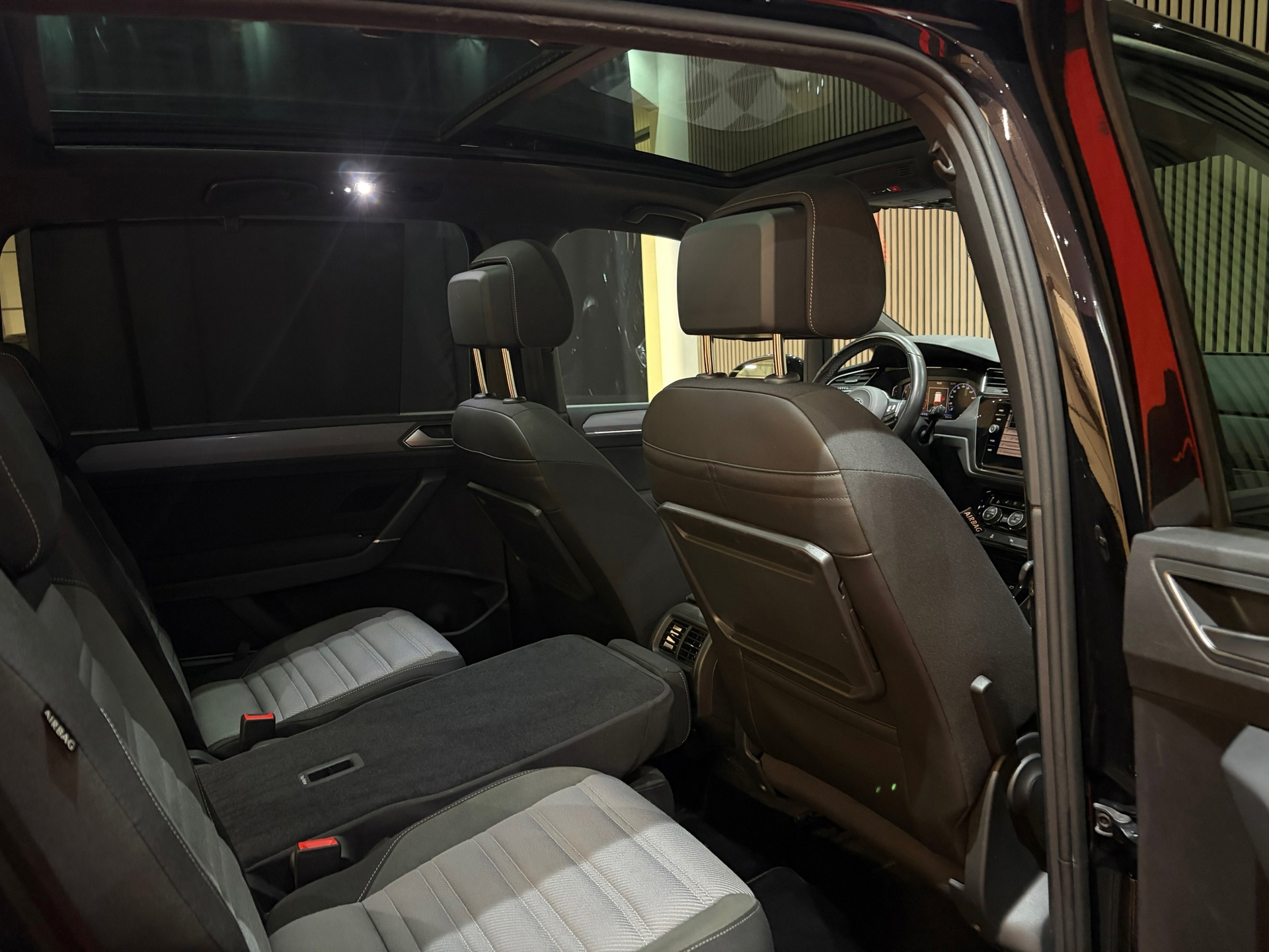 Volkswagen Touran 1.5 TSI Highline Executive R-Line-pakket 7p (2022), foto 26