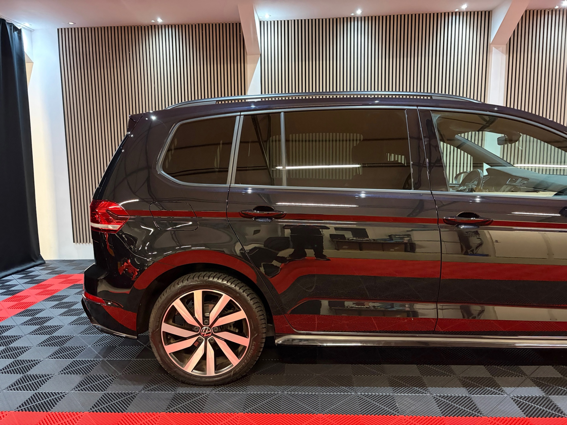 Volkswagen Touran 1.5 TSI Highline Executive R-Line-pakket 7p (2022), foto 4
