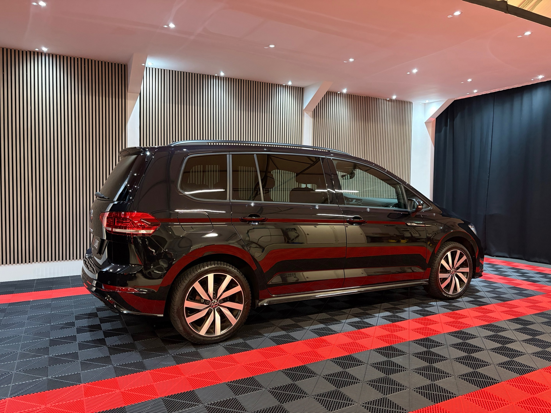 Volkswagen Touran 1.5 TSI Highline Executive R-Line-pakket 7p (2022), foto 6