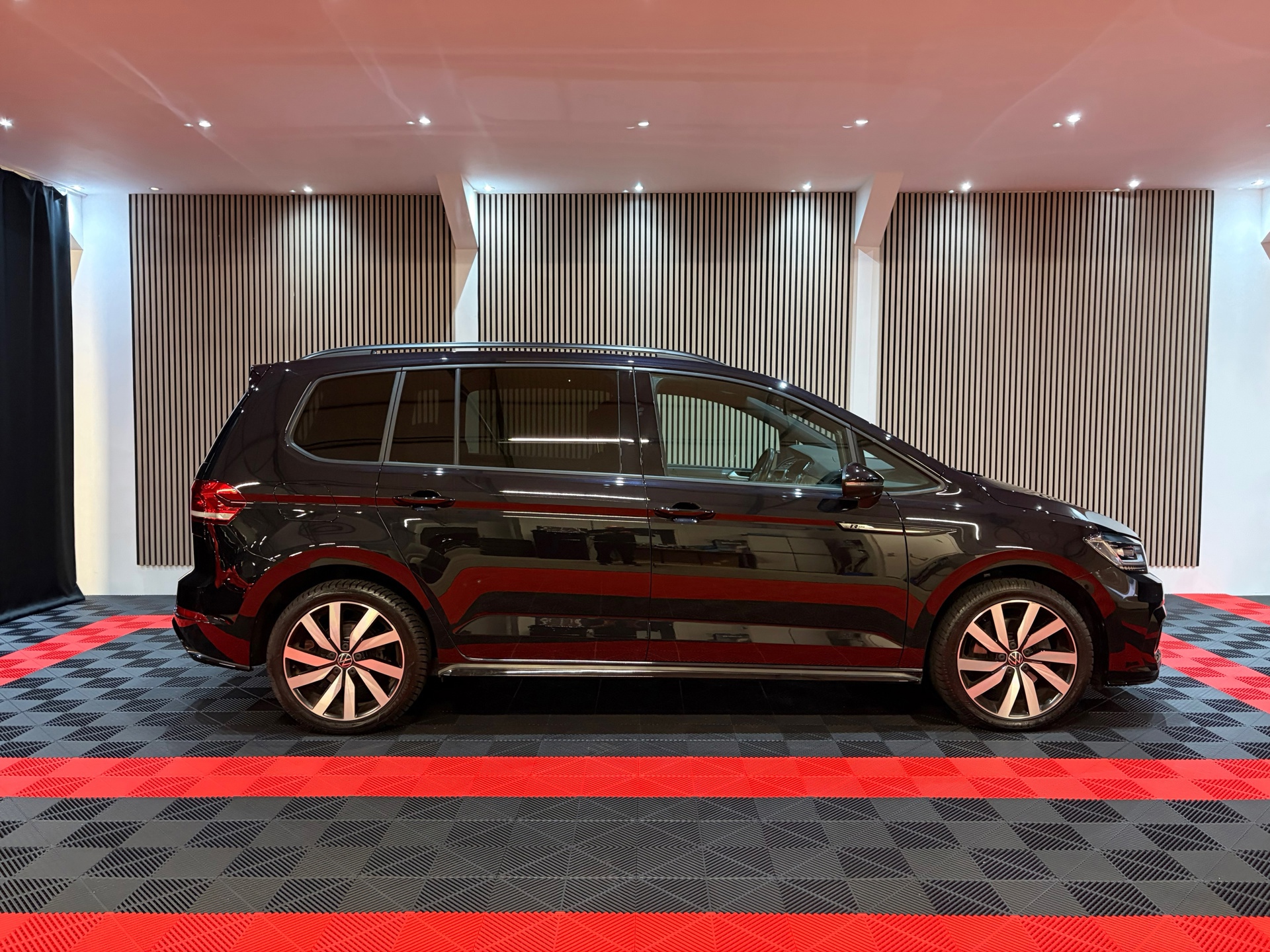 Volkswagen Touran 1.5 TSI Highline Executive R-Line-pakket 7p (2022), foto 7