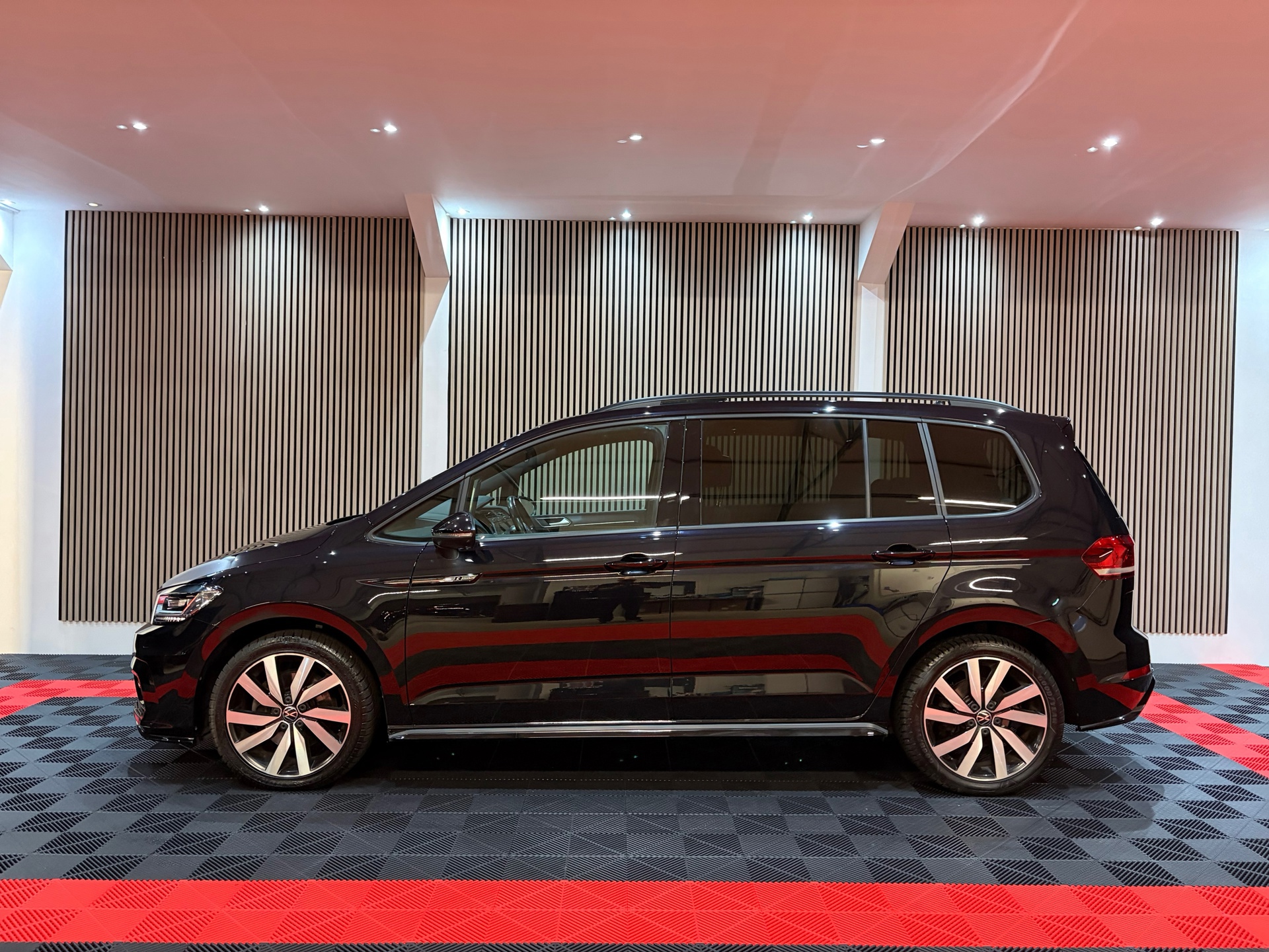 Volkswagen Touran 1.5 TSI Highline Executive R-Line-pakket 7p (2022), foto 8