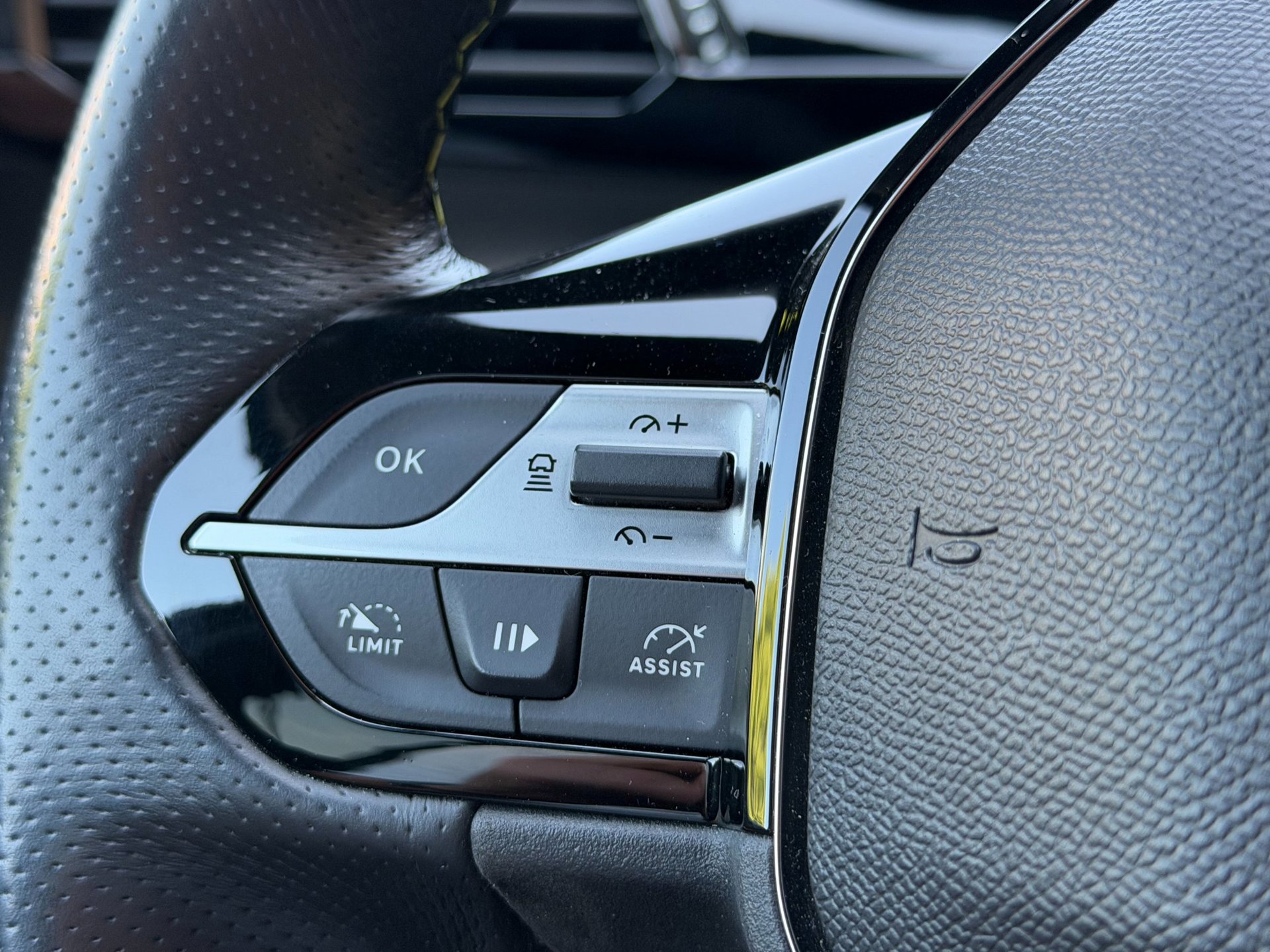 Peugeot 308 1.2 PureTech GT Pack Business (2022), foto 23