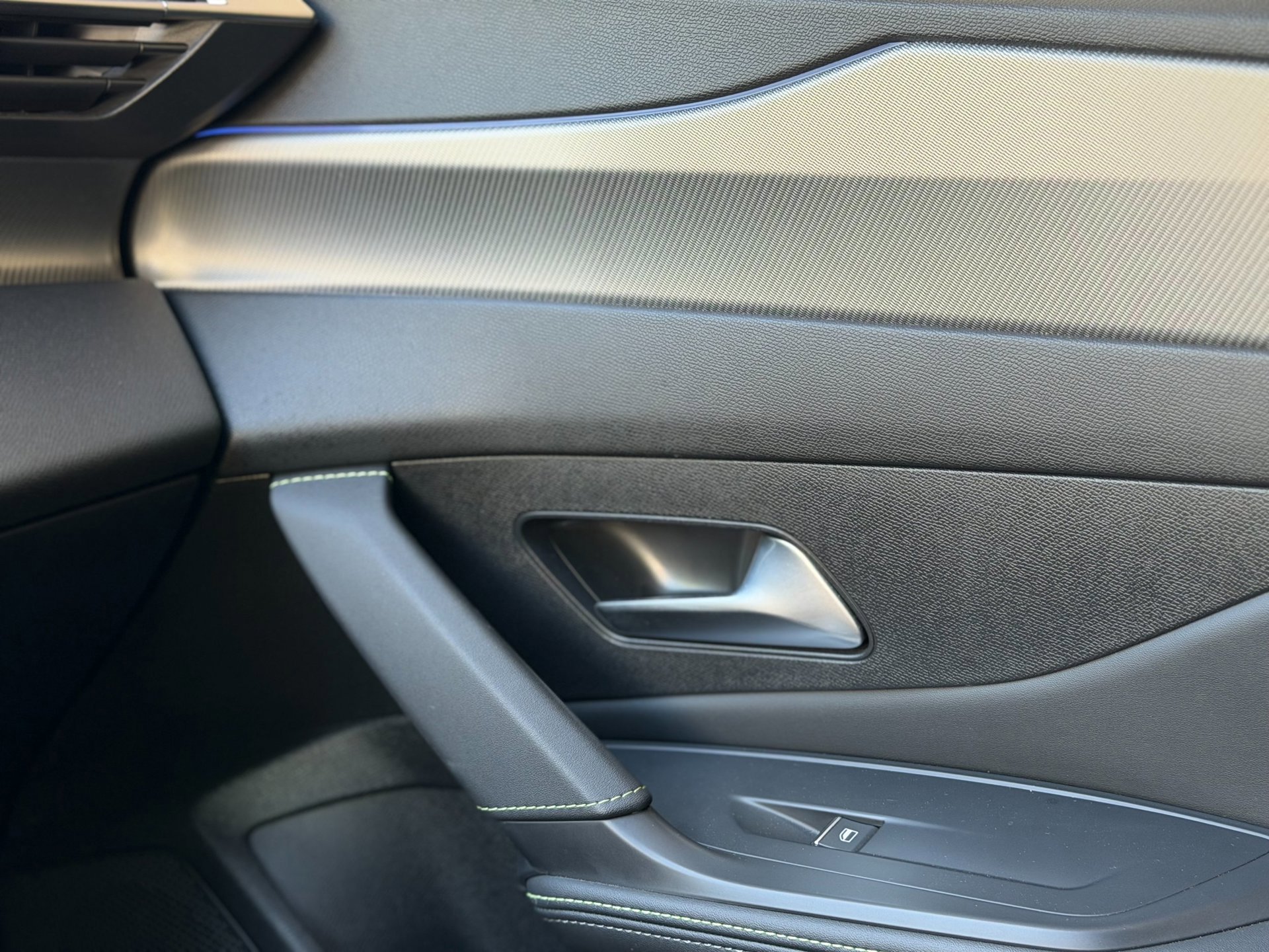 Peugeot 308 1.2 PureTech GT Pack Business (2022), foto 33